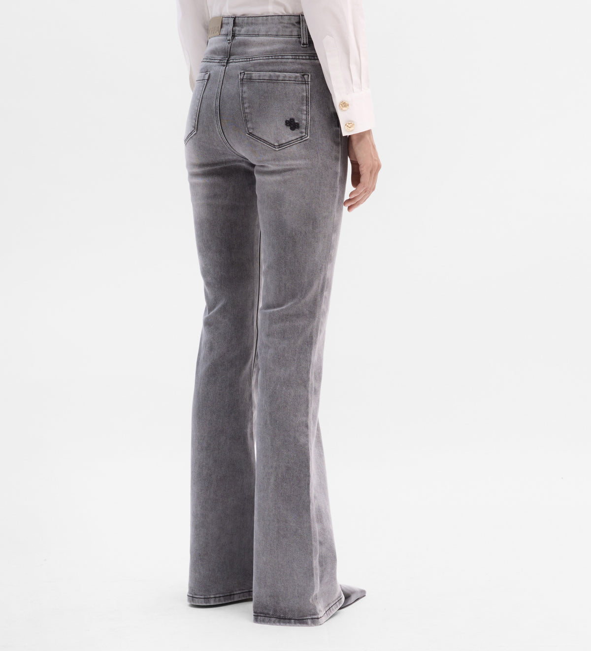 Pantalón vaquero acampanado