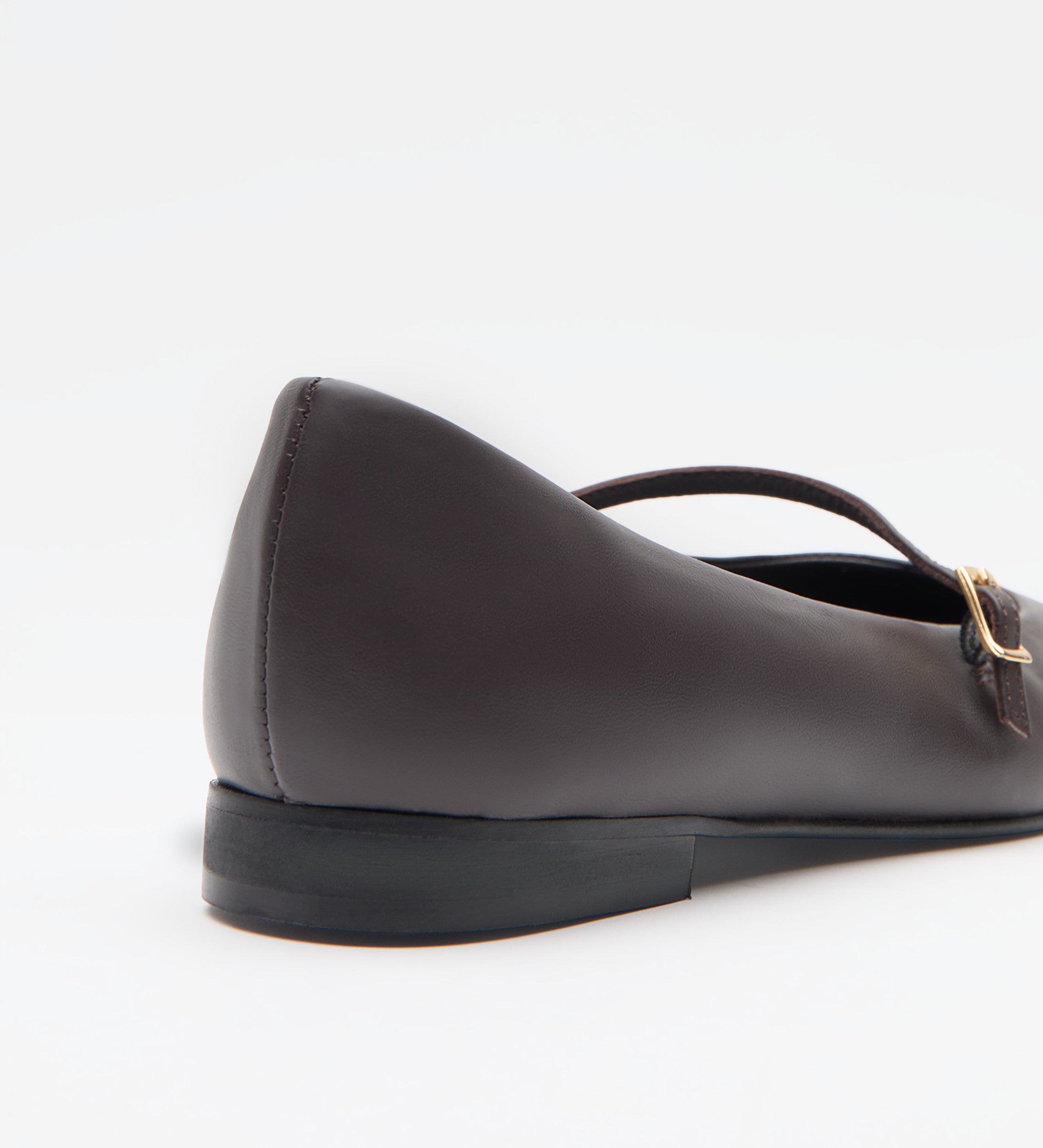 Square toe ballerina shoe