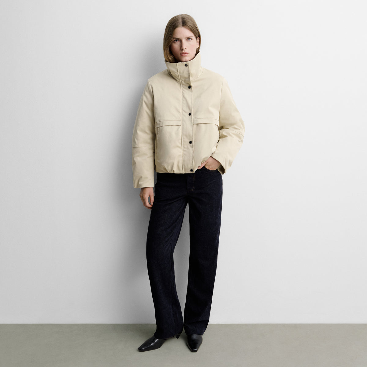 Short parka with fur collar