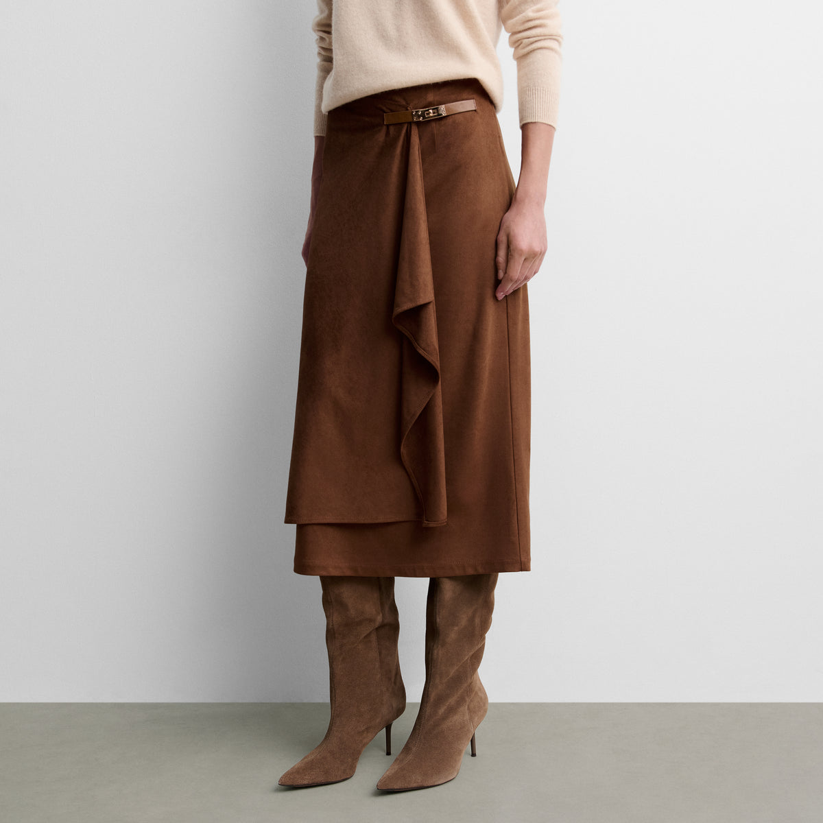 Falda midi antelina
