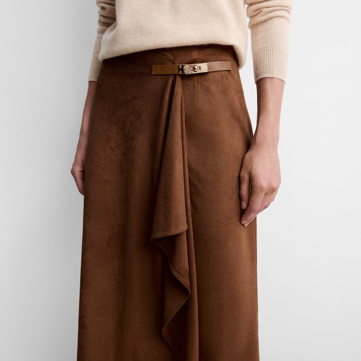 Falda midi antelina