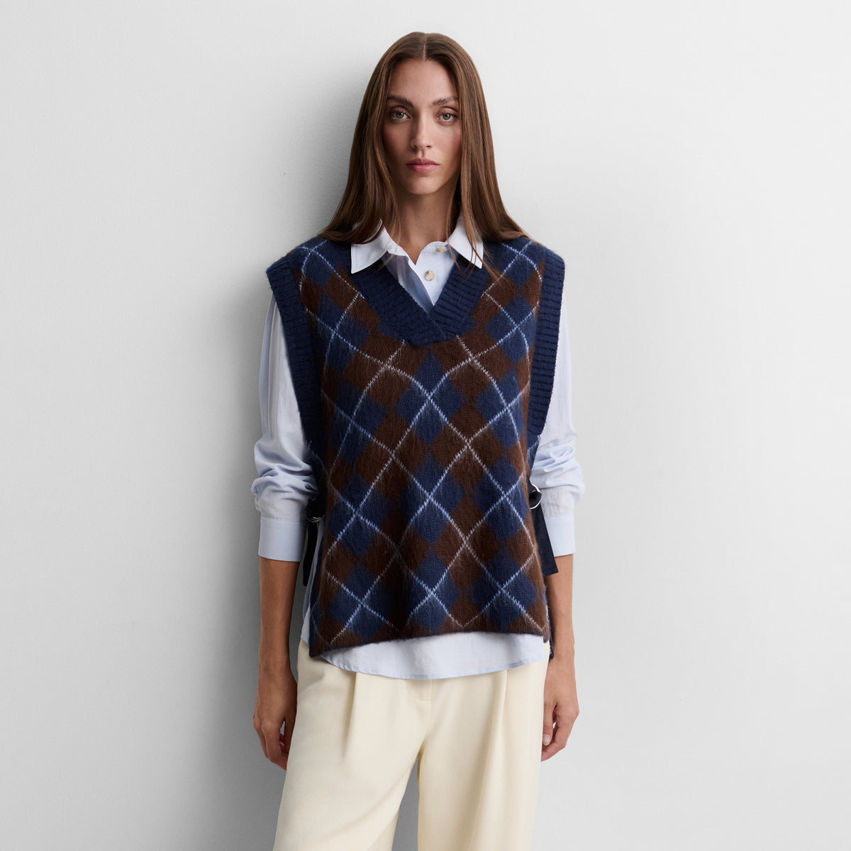 Diamond-pattern knit gilet