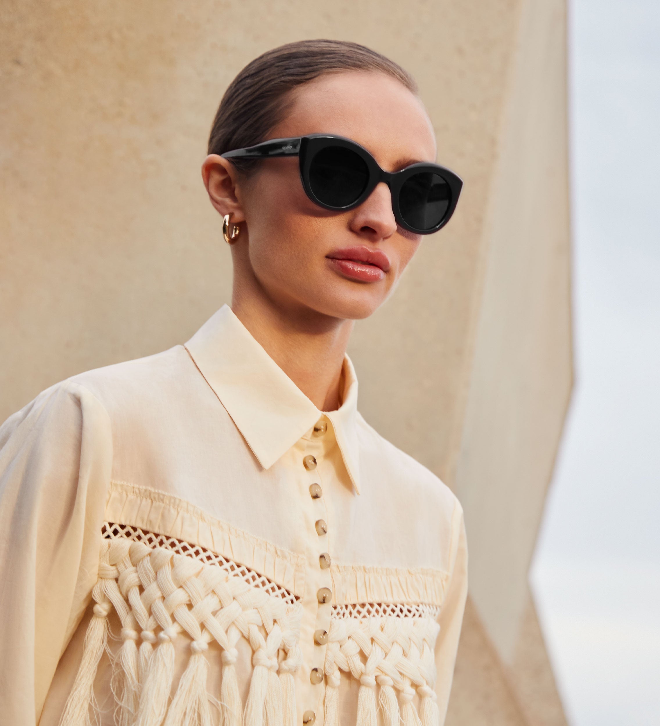 Oval cat eye sunglasses