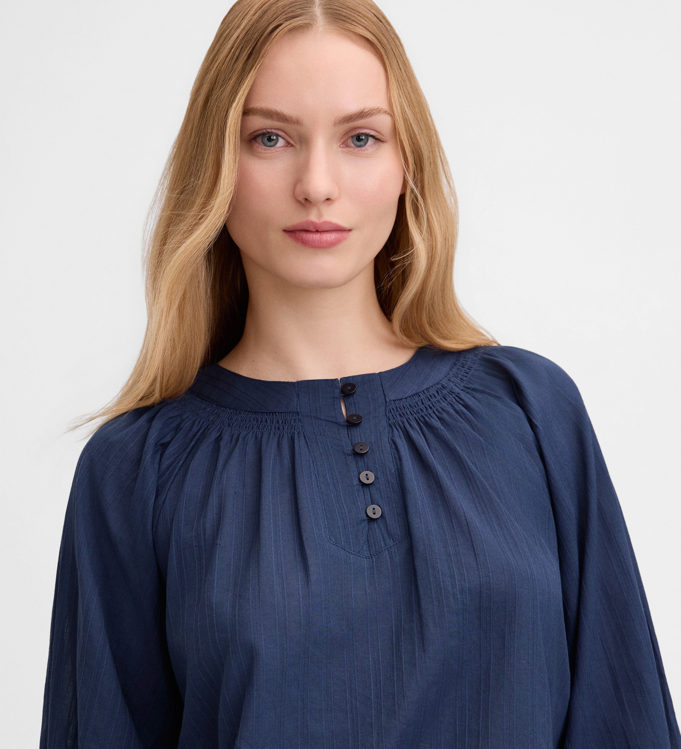 Textured blouse with 3/4 sleeves