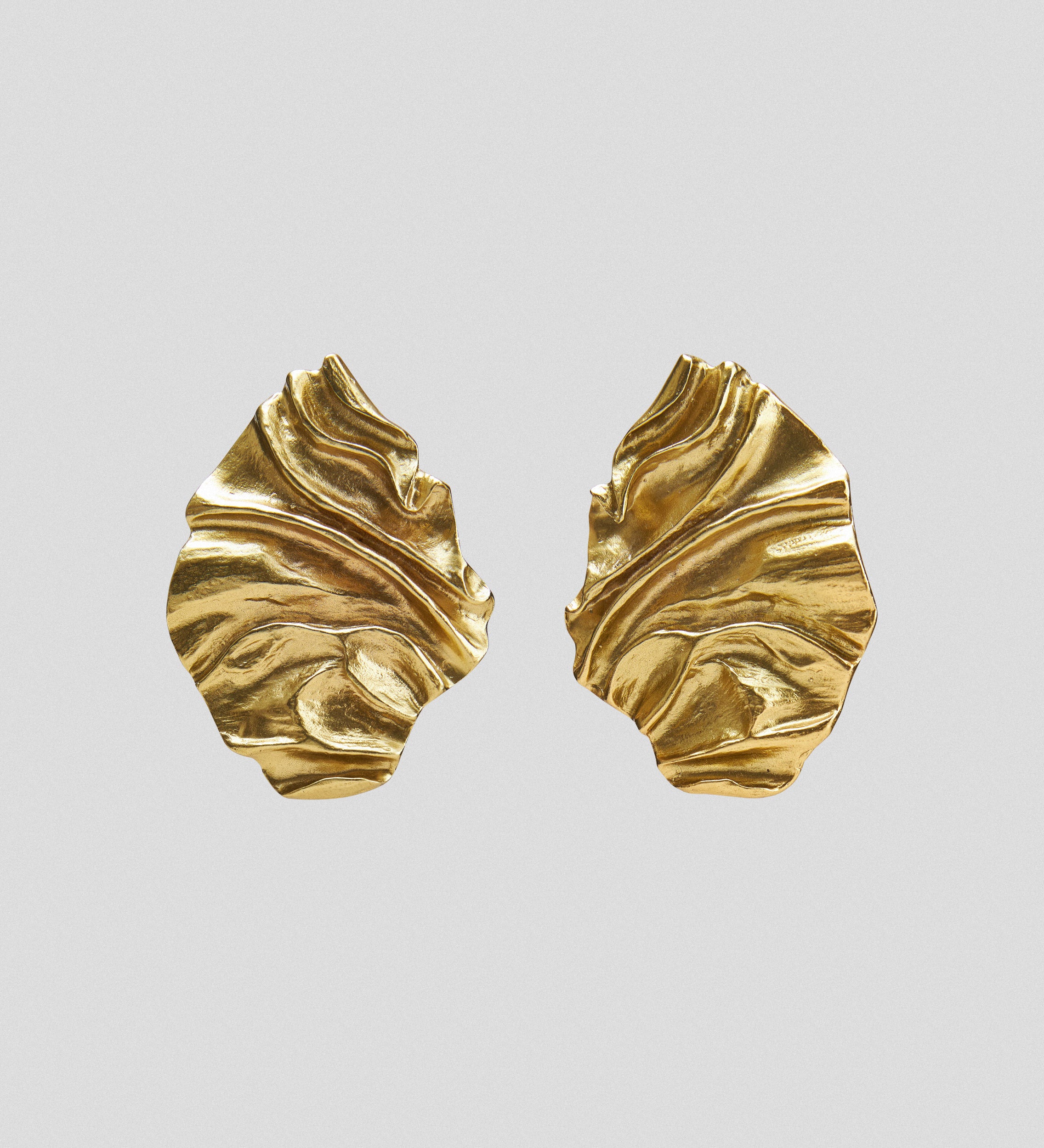 Pendientes ovalados tridimensionales