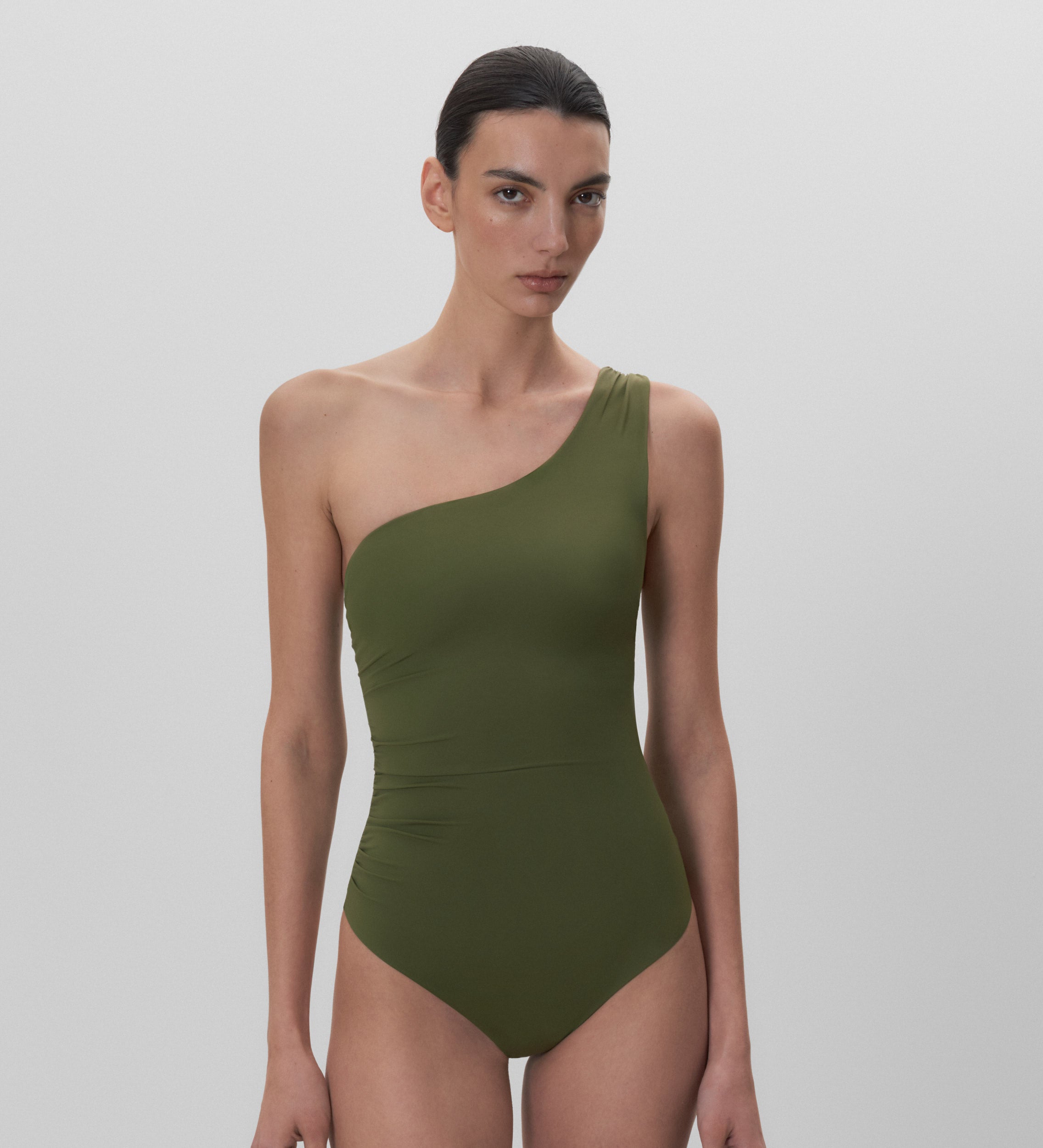 Asymmetrical neckline swimsuit