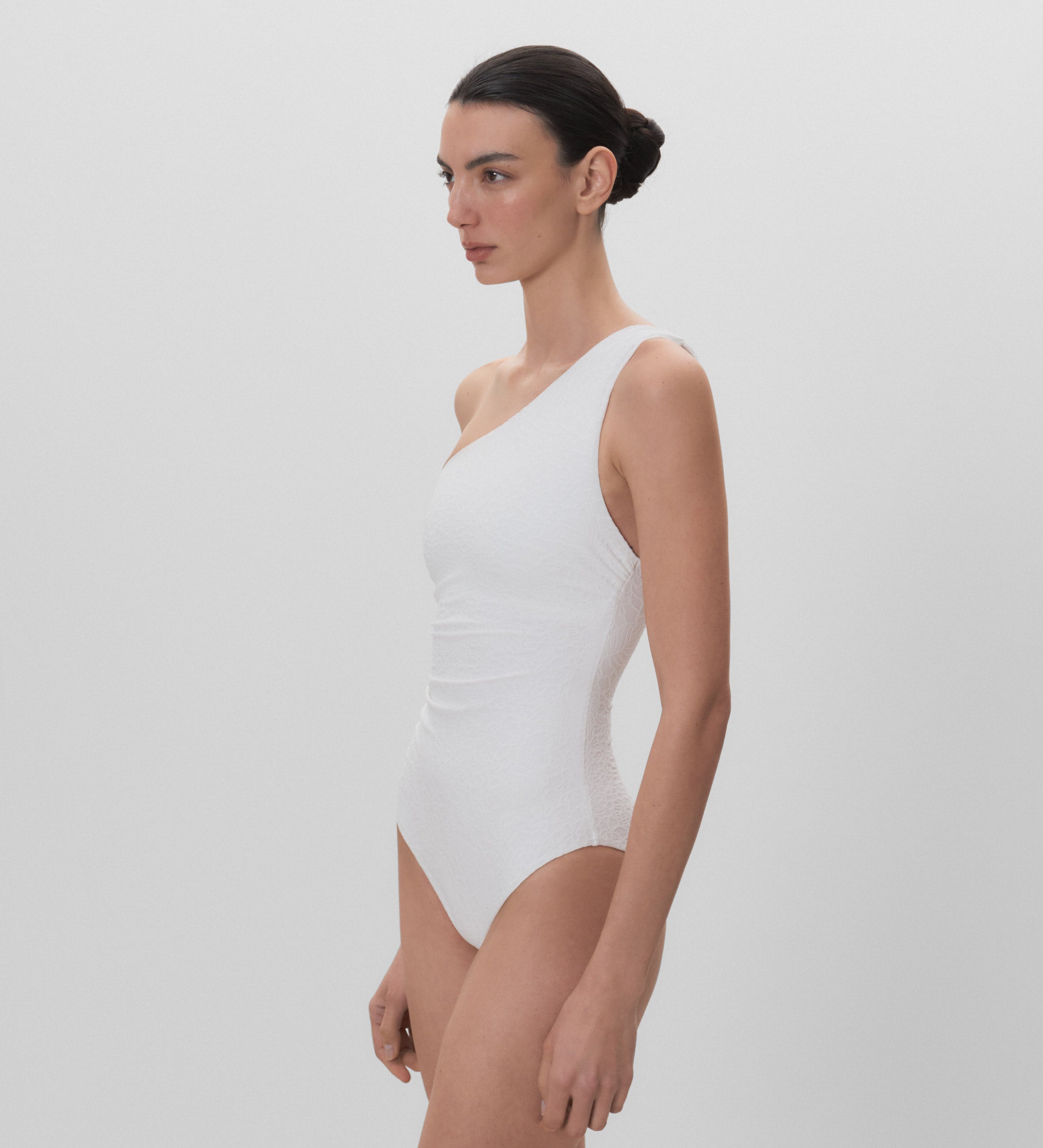 Asymmetrical neckline swimsuit