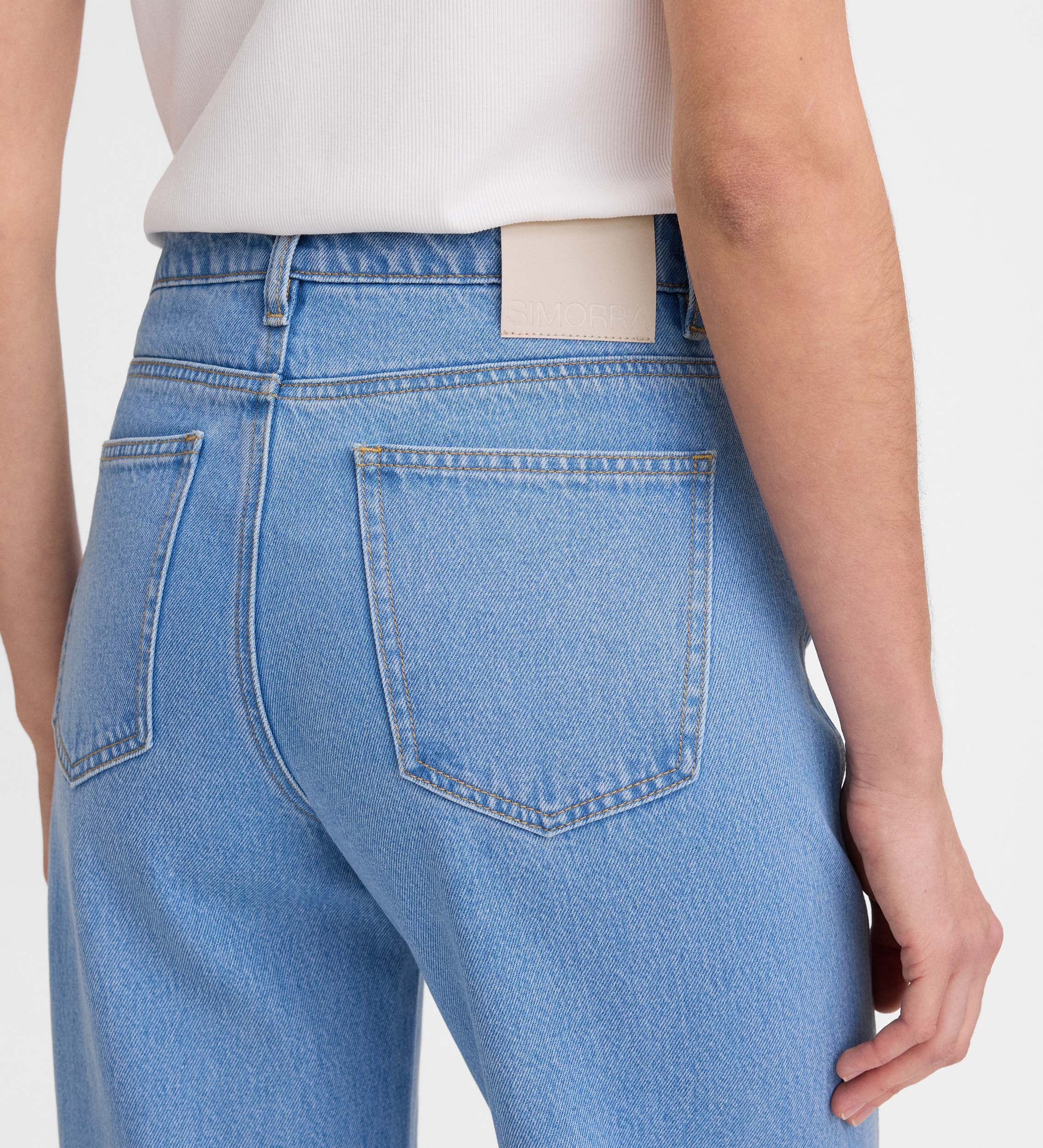 Wide jean pants