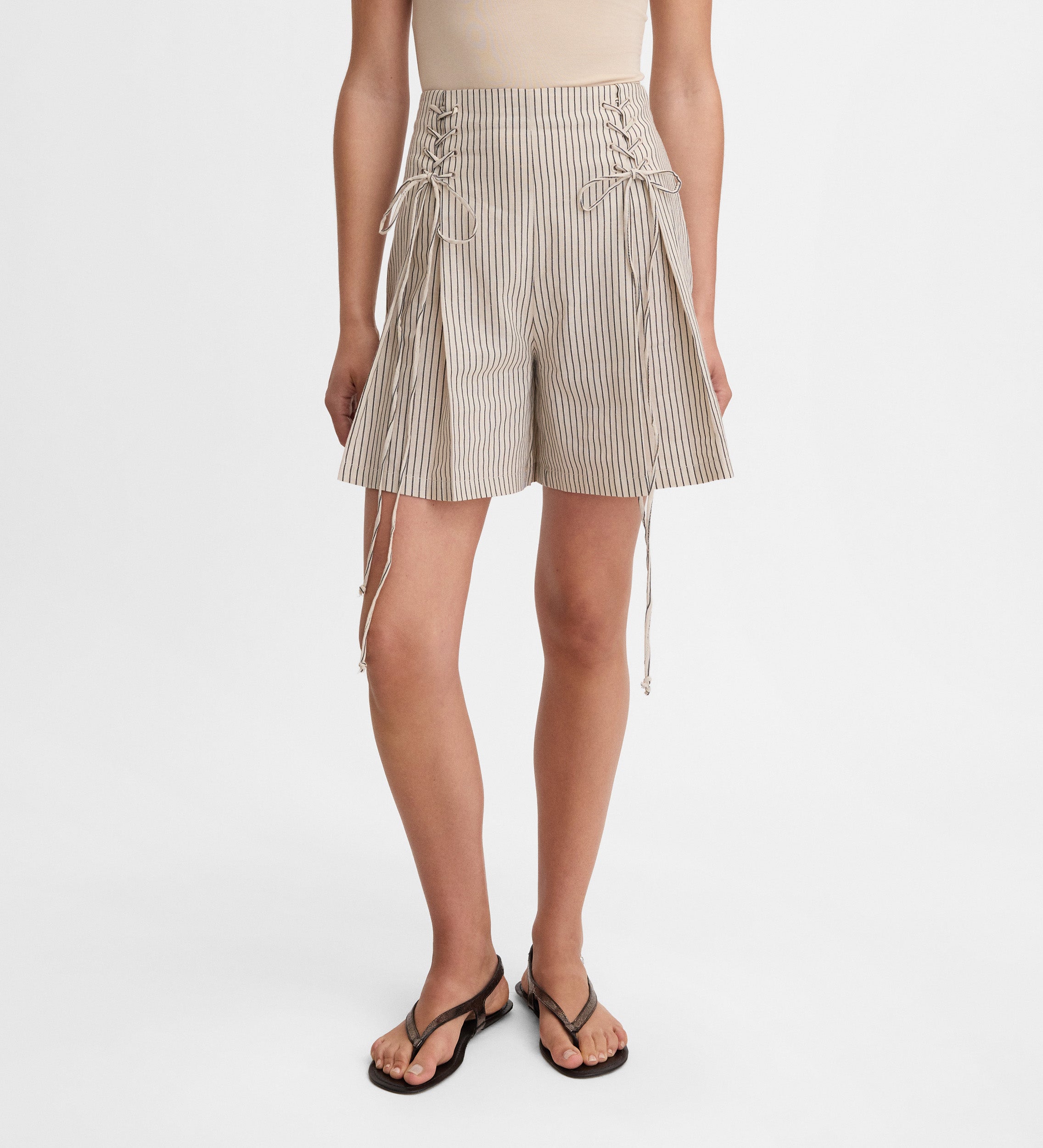 Short lazadas estampado