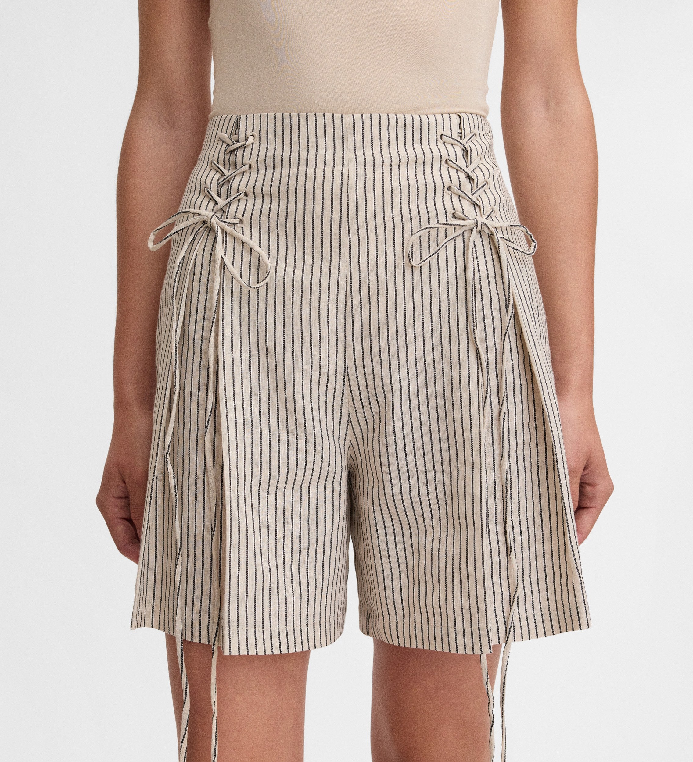 Short lazadas estampado