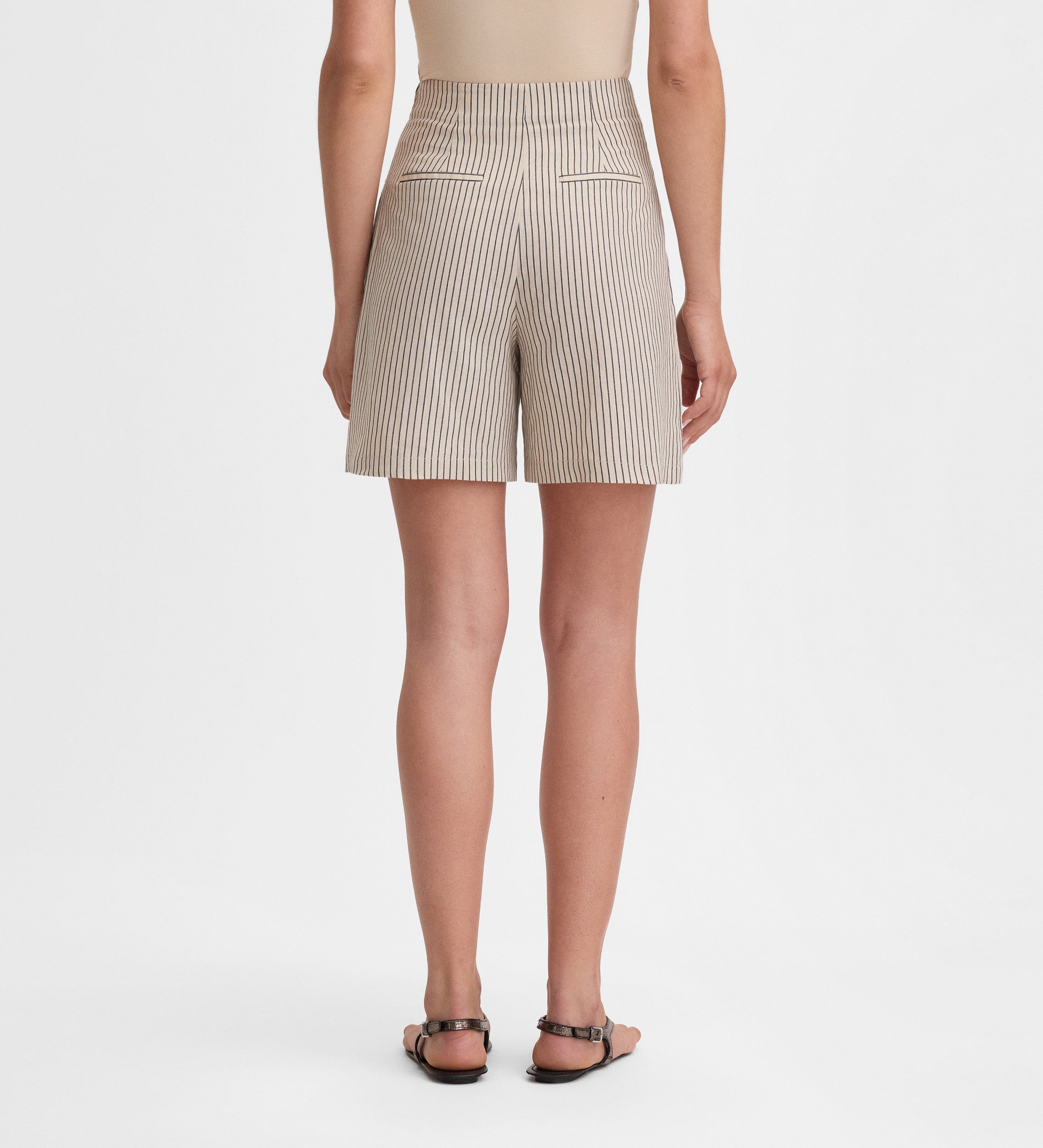 Short lazadas estampado