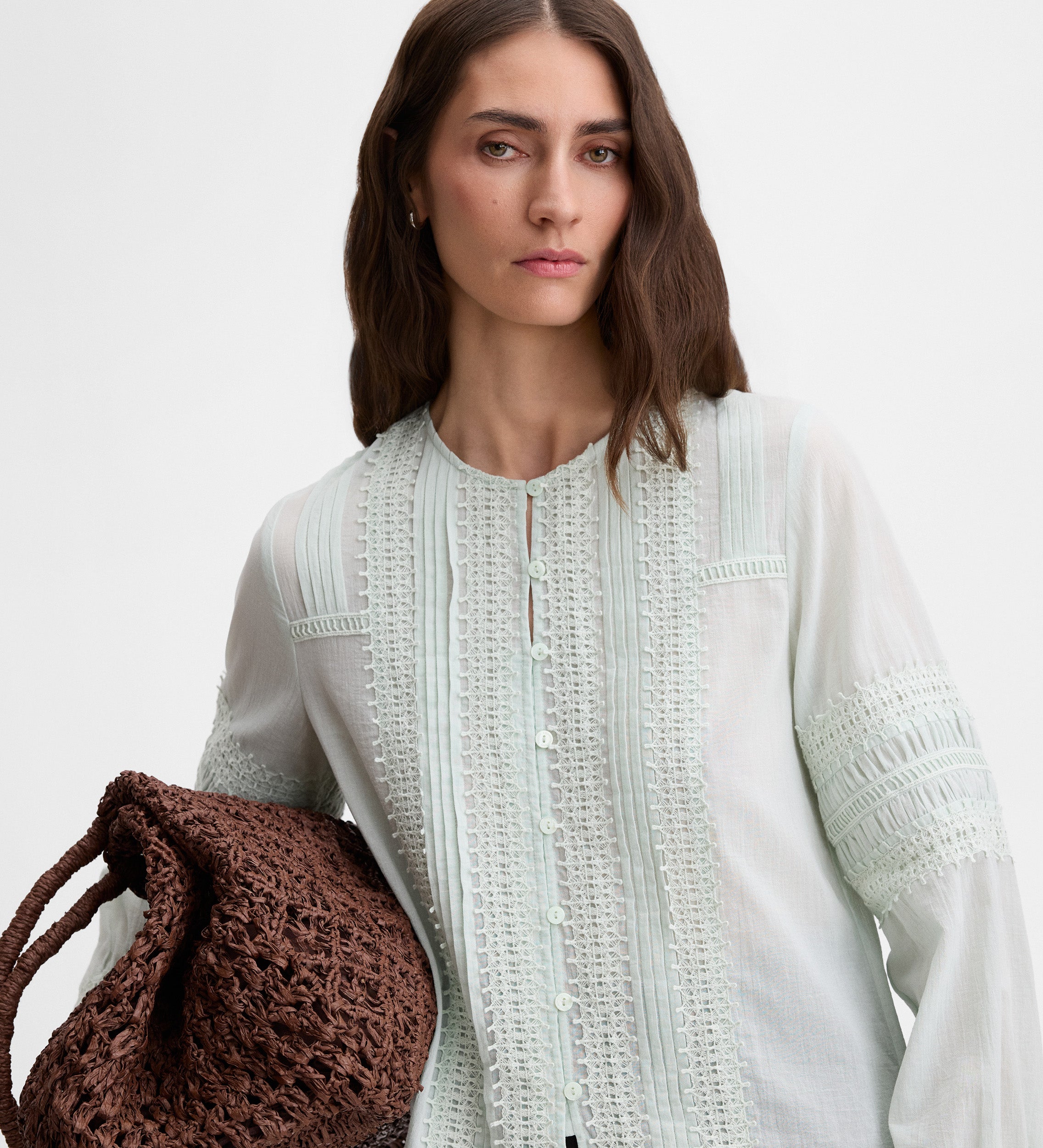 Blouse avec passementeries