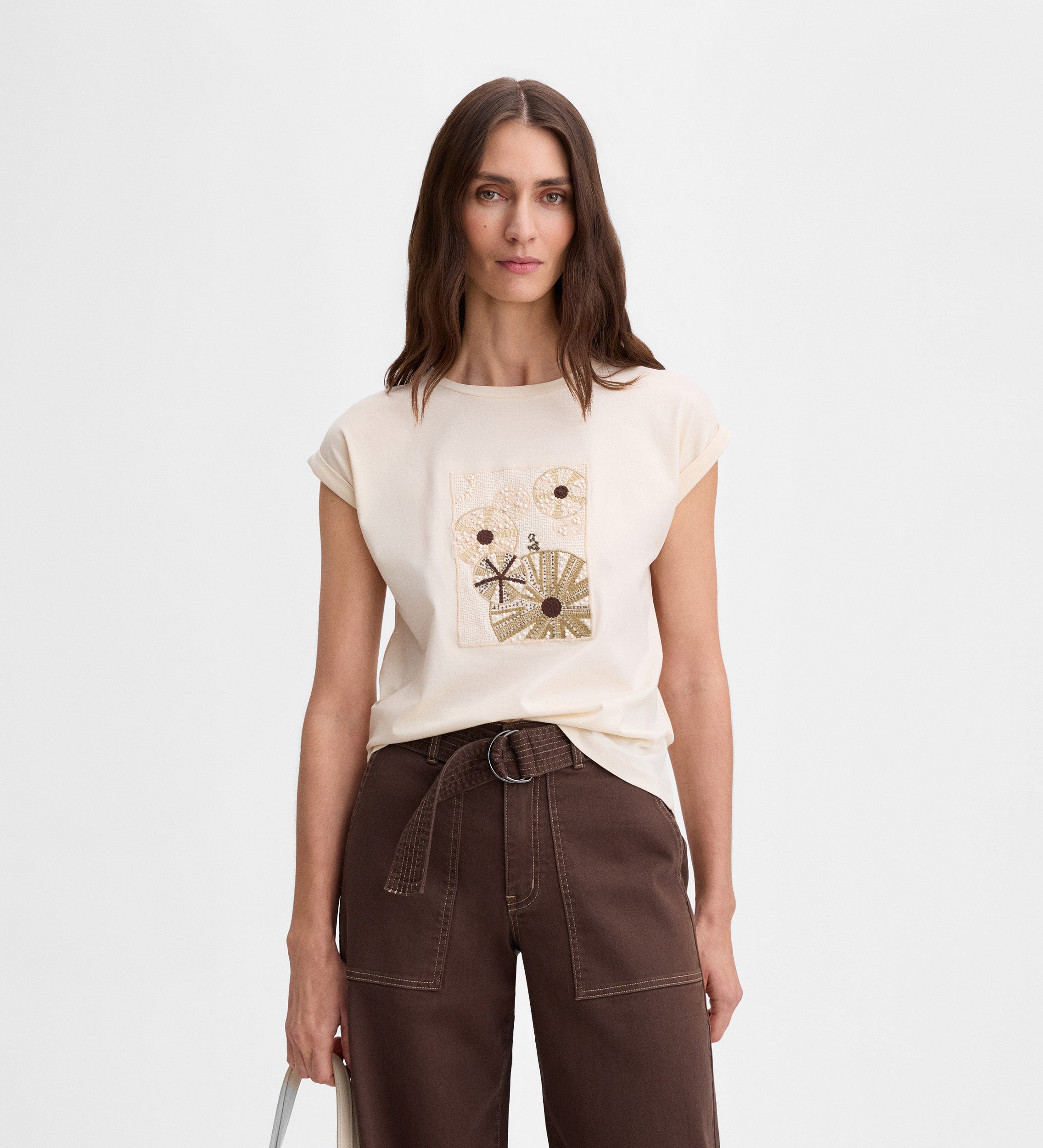 Camiseta con bordado