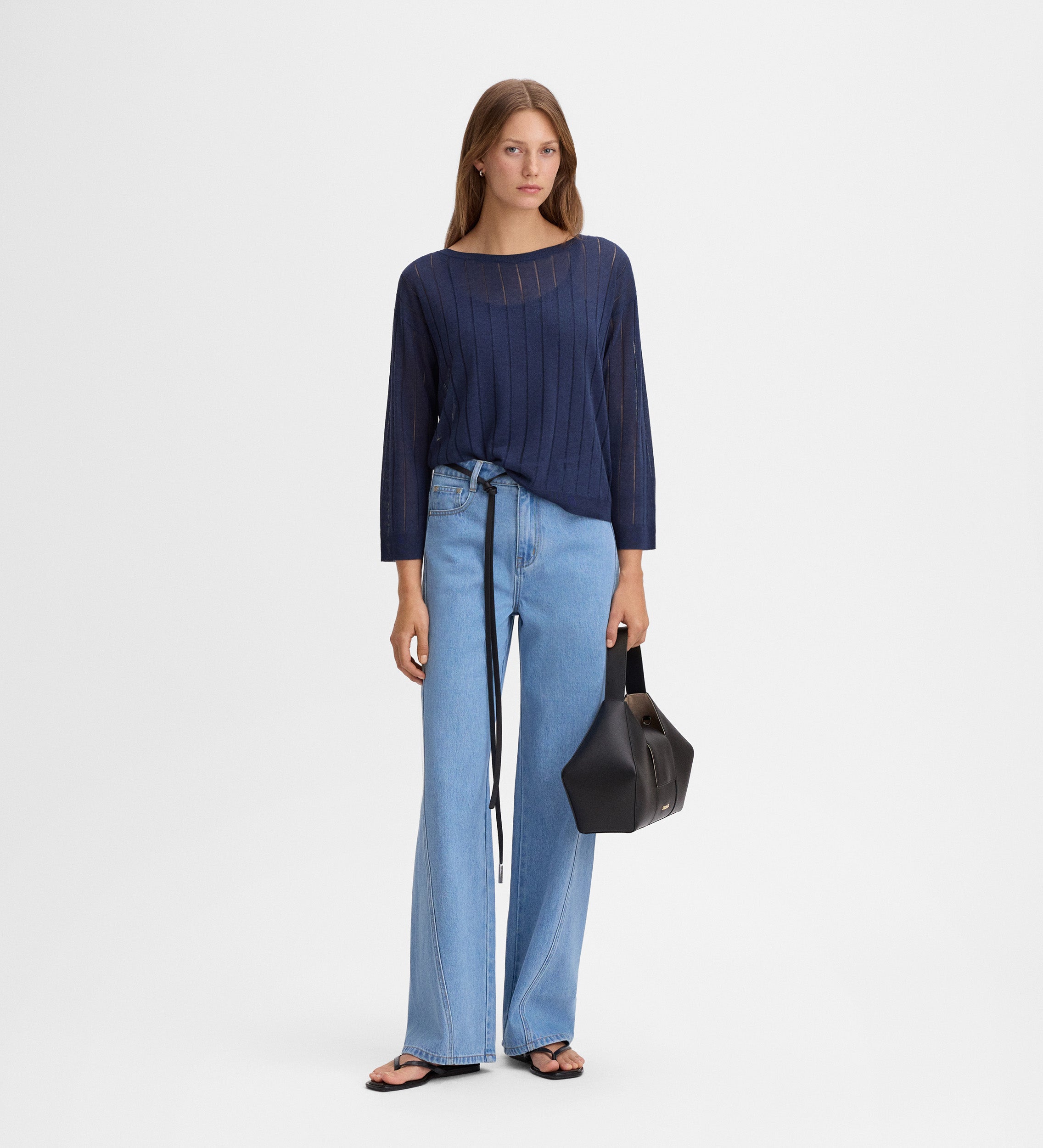 Loose-fitting openwork sweater