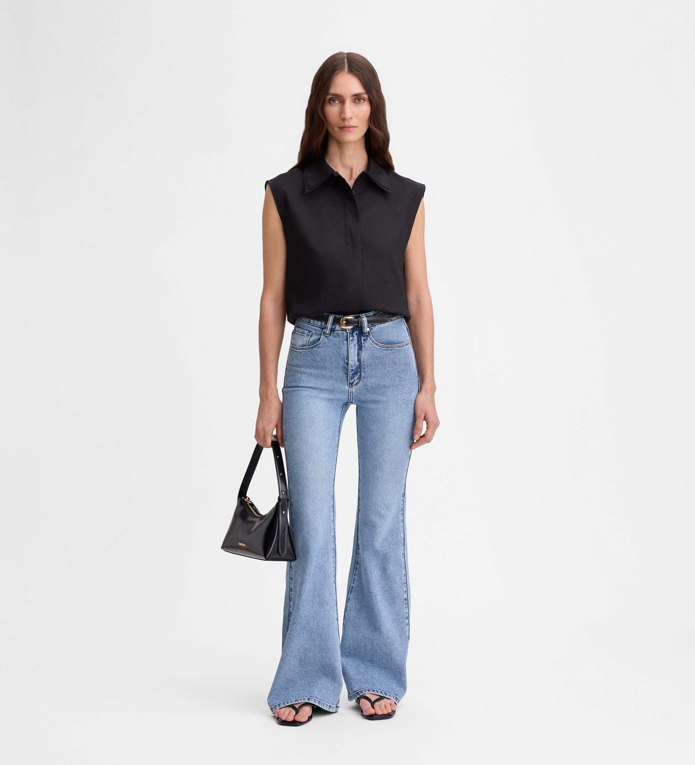 Pantalón vaquero acampanado