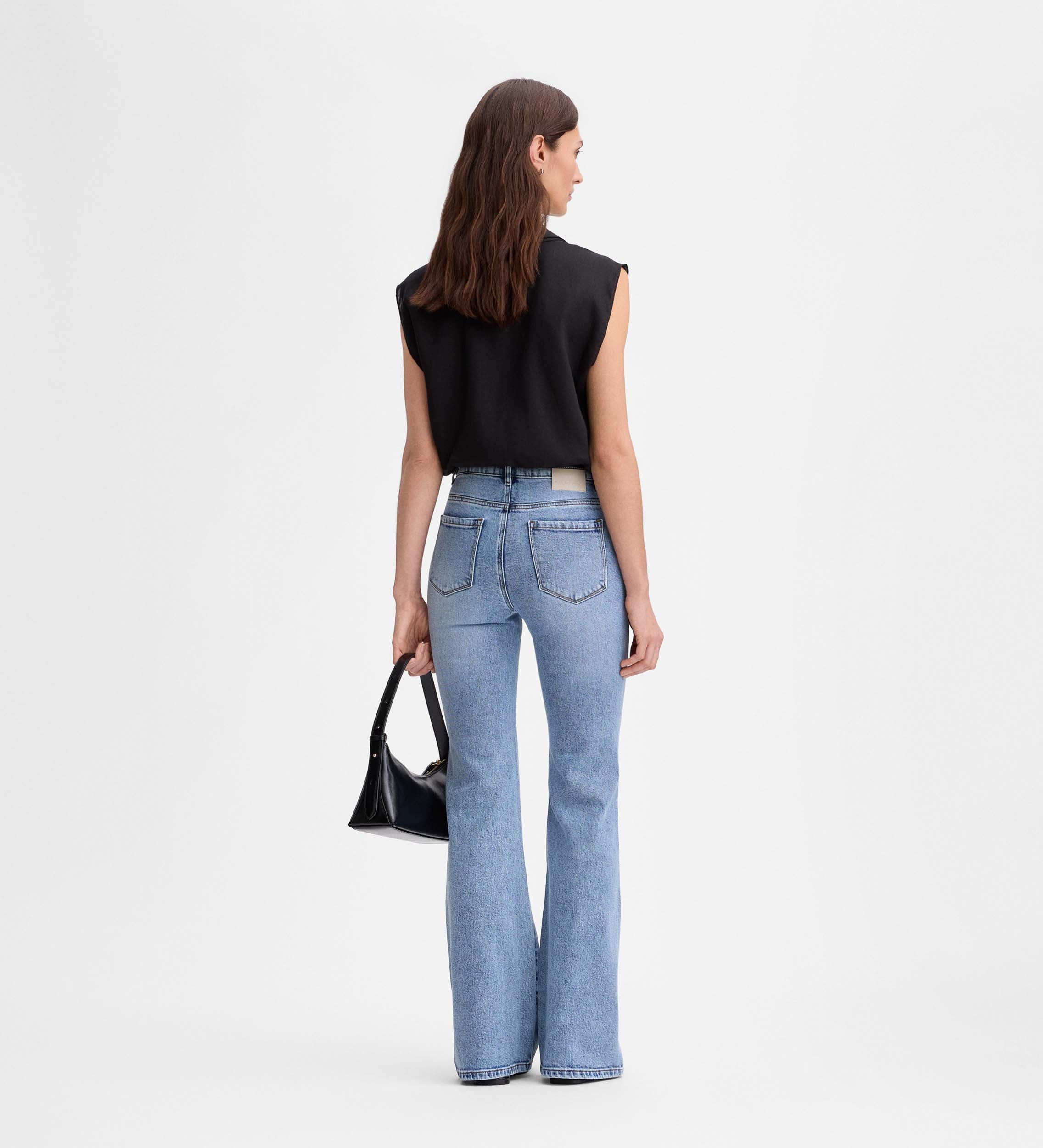 Pantalón vaquero acampanado