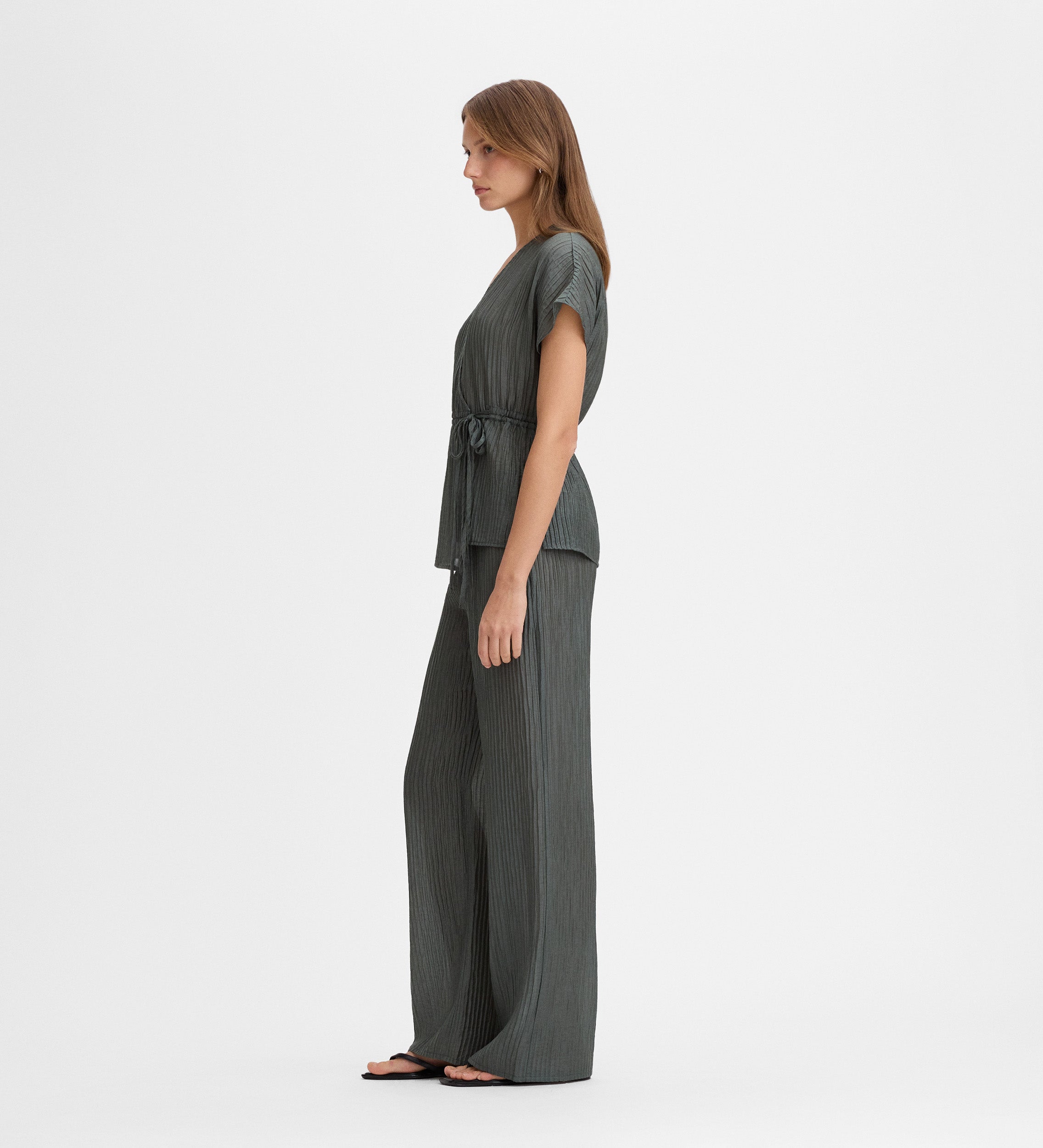 Wide textured pants