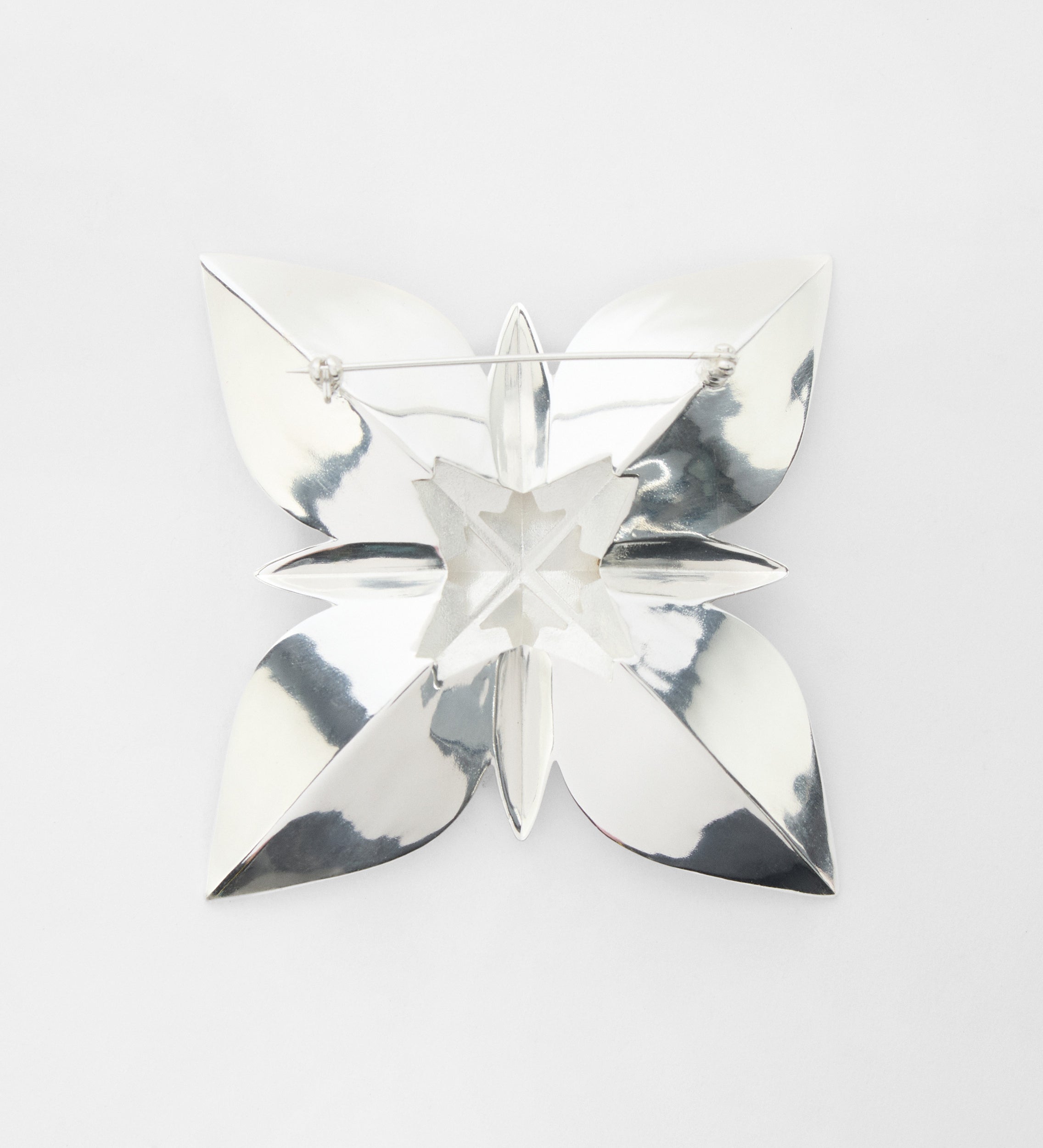 Broche flor geométrica