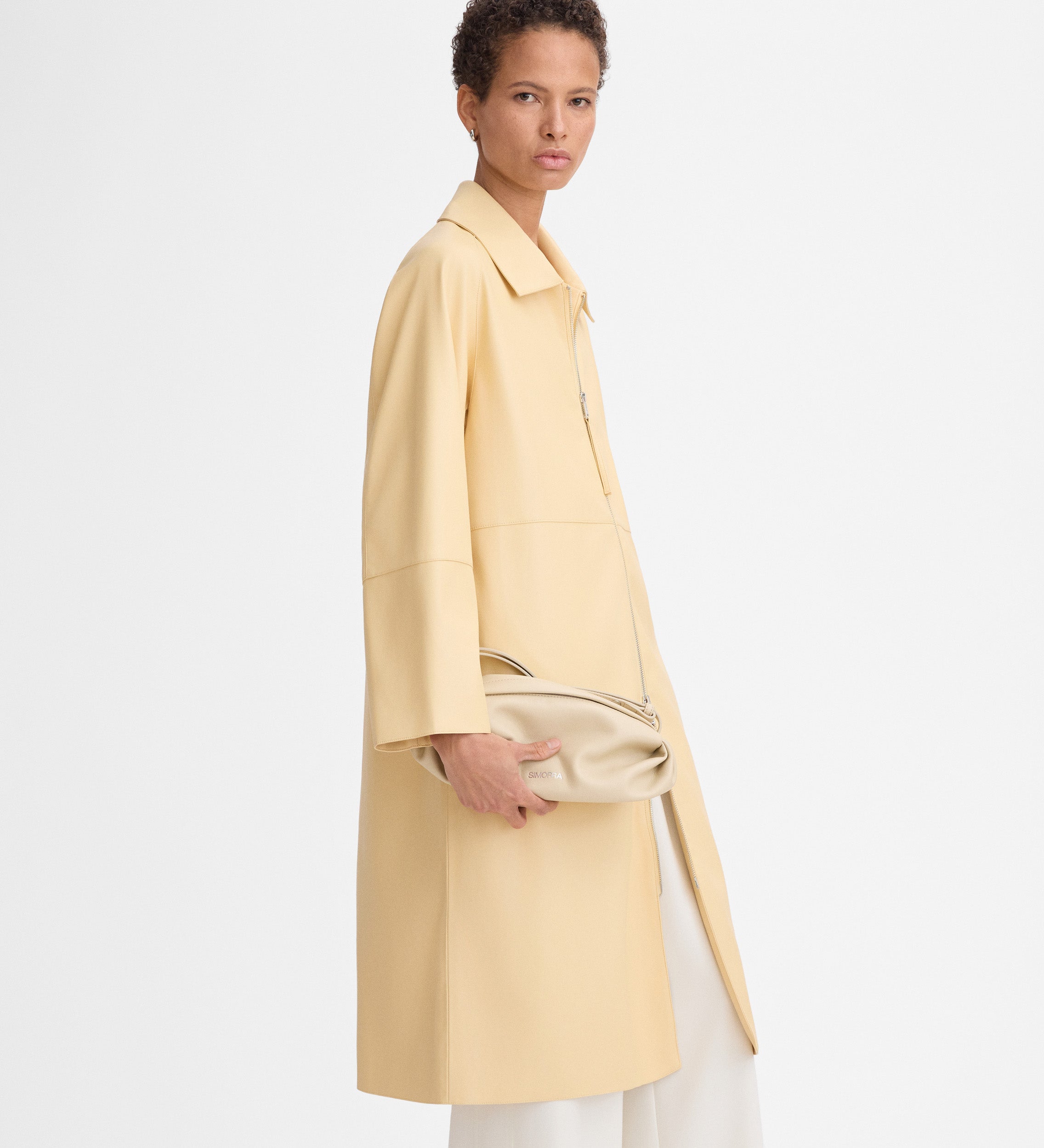 Gabardina piel vegana