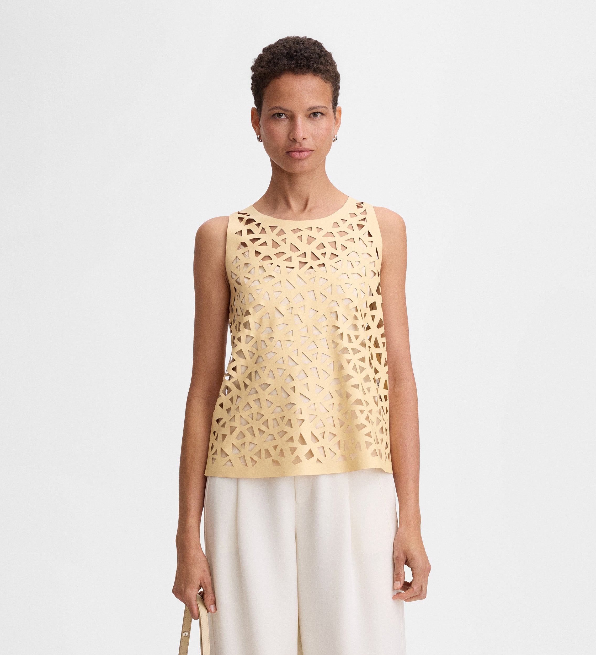 Top cuir perforé