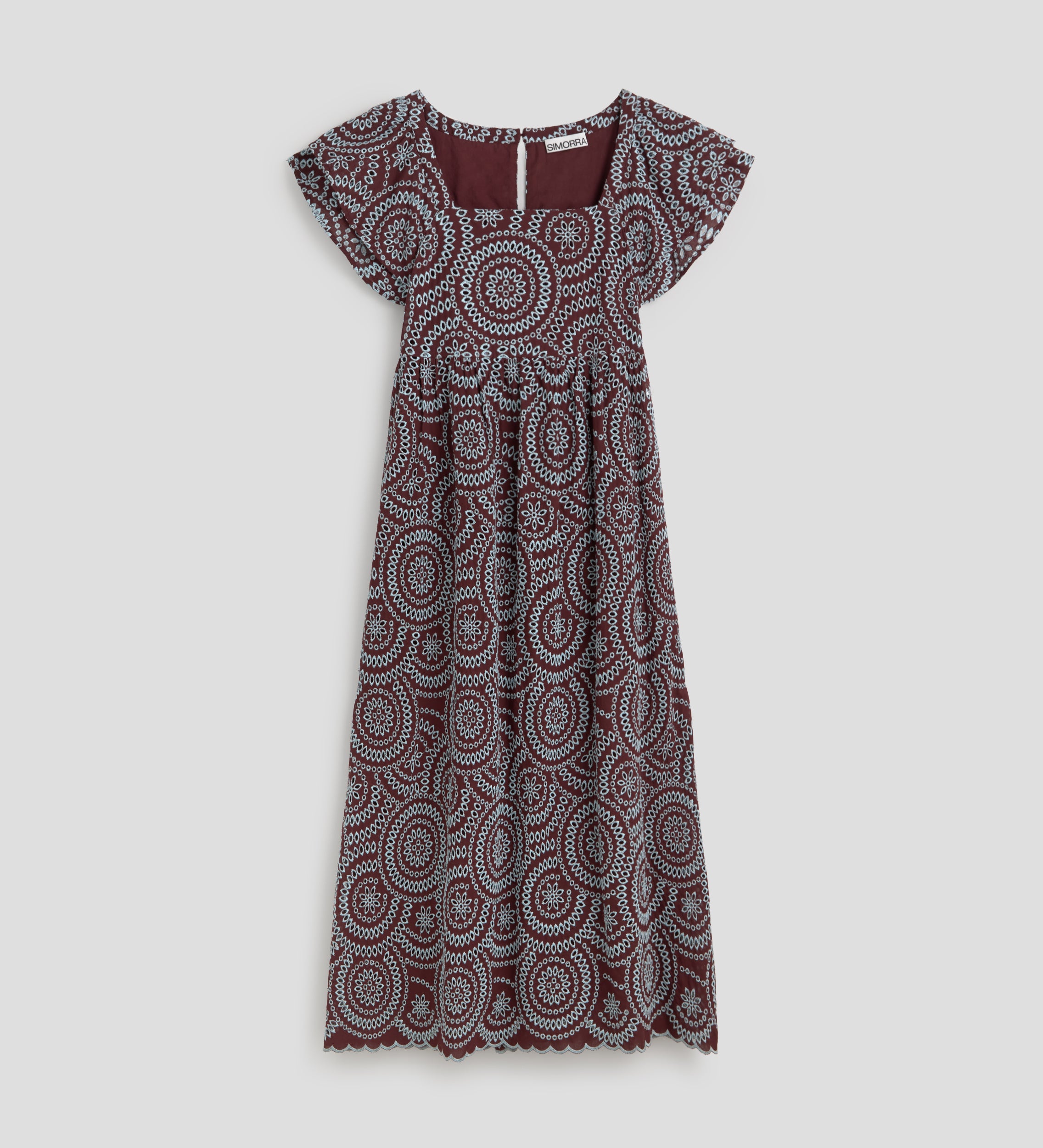Robe brodée contrastée