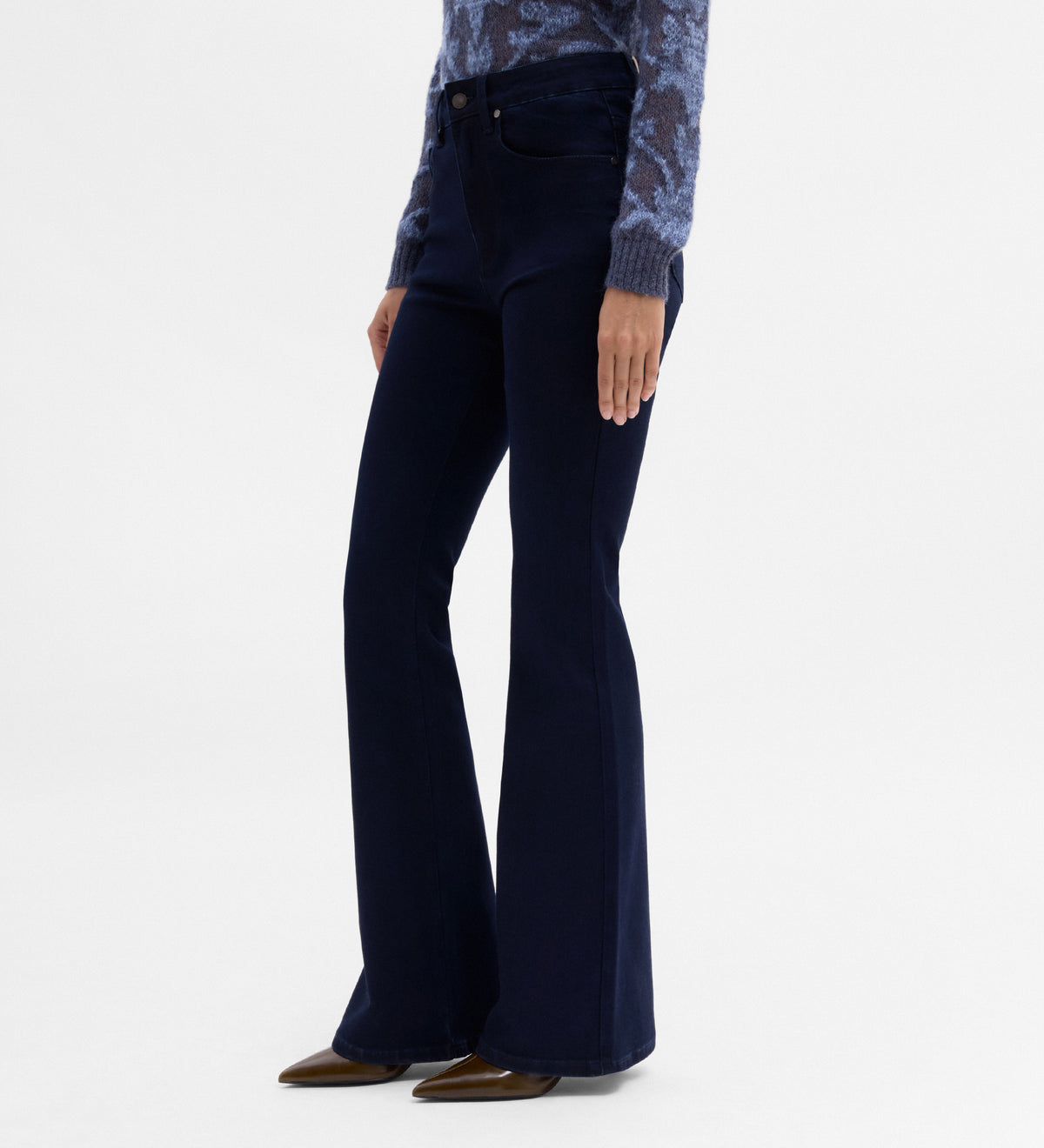 Pantalón vaquero acampanado