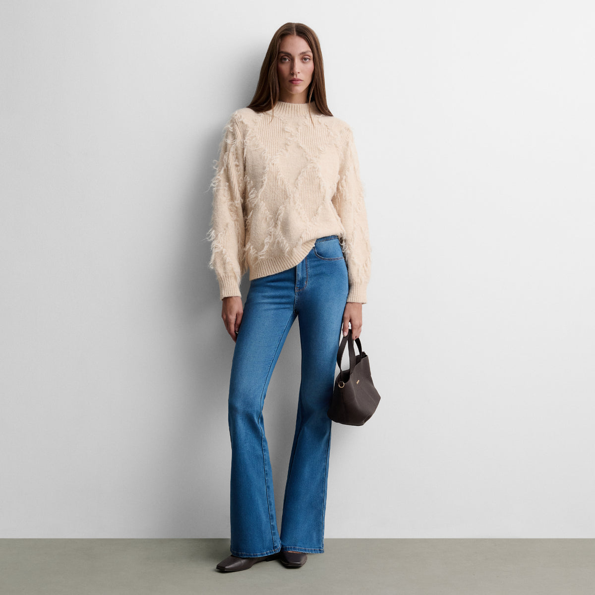 Pantalón vaquero acampanado