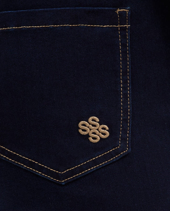Pantalón vaquero bolsillos parche