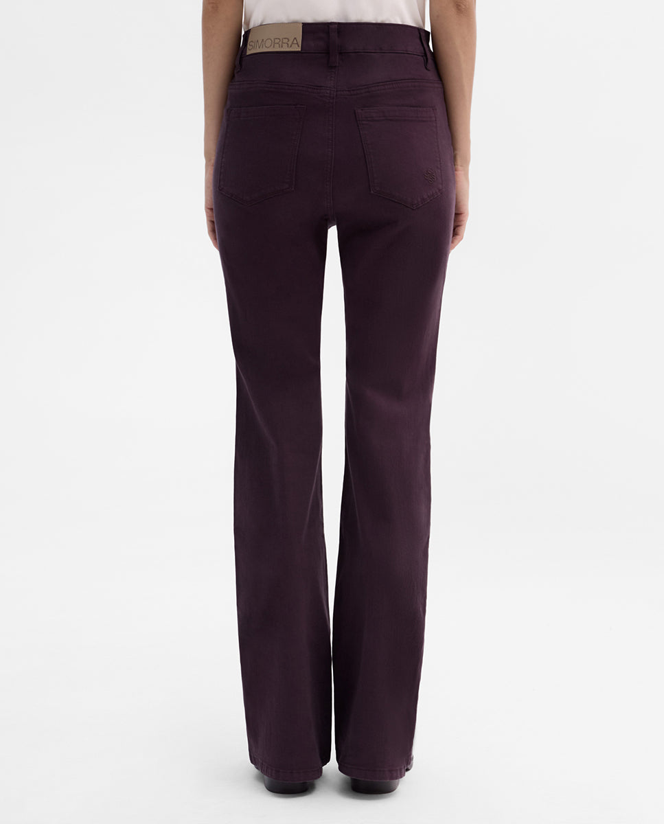 Pantalón vaquero acampanado