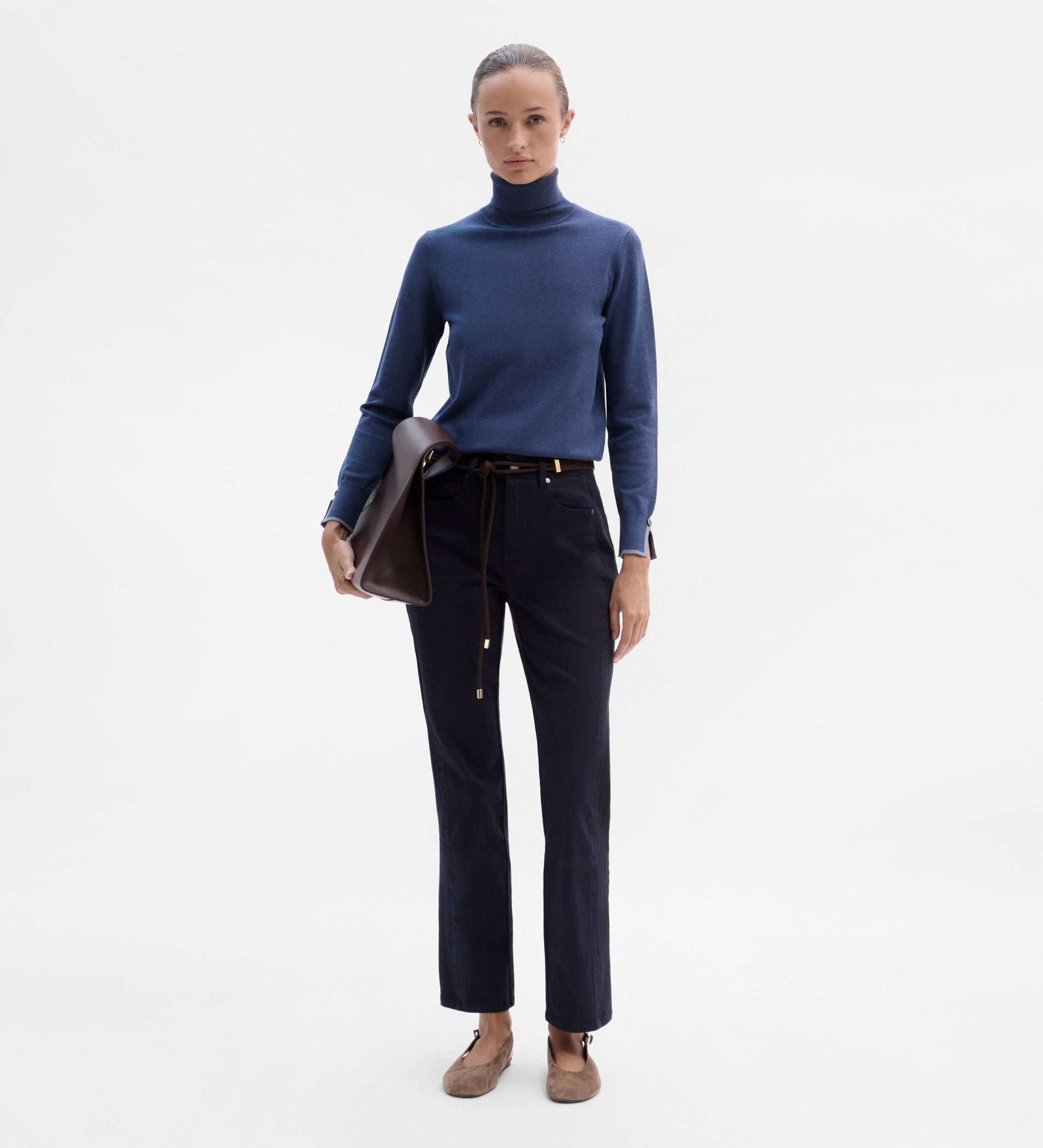 Pantalón slim bordado lateral