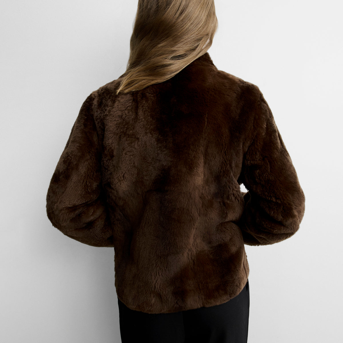 Chaquetón corto pelo