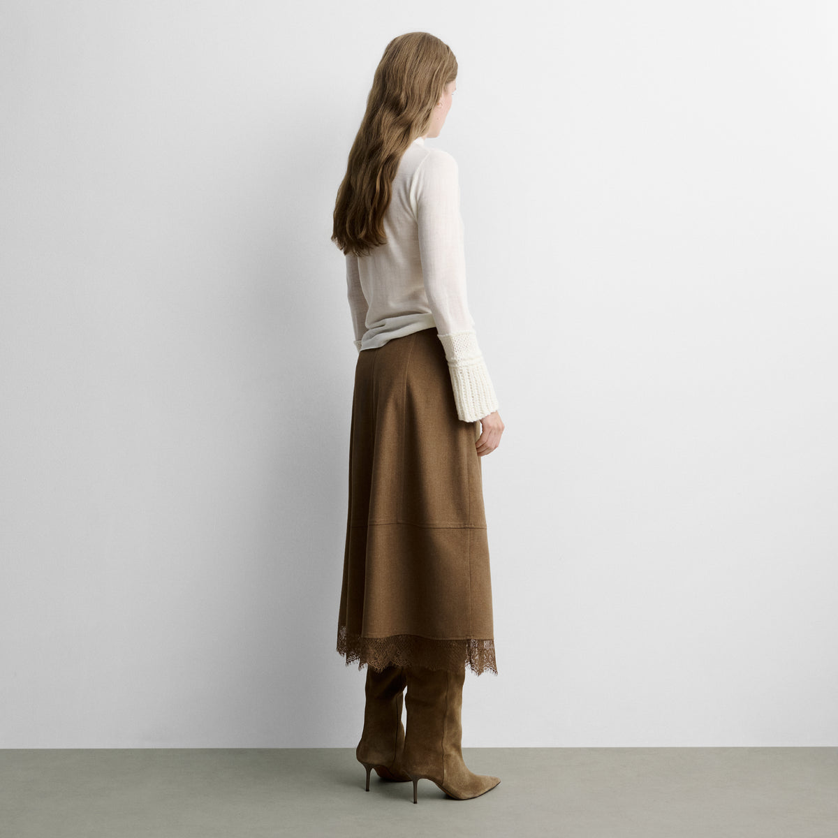 Falda midi puntilla