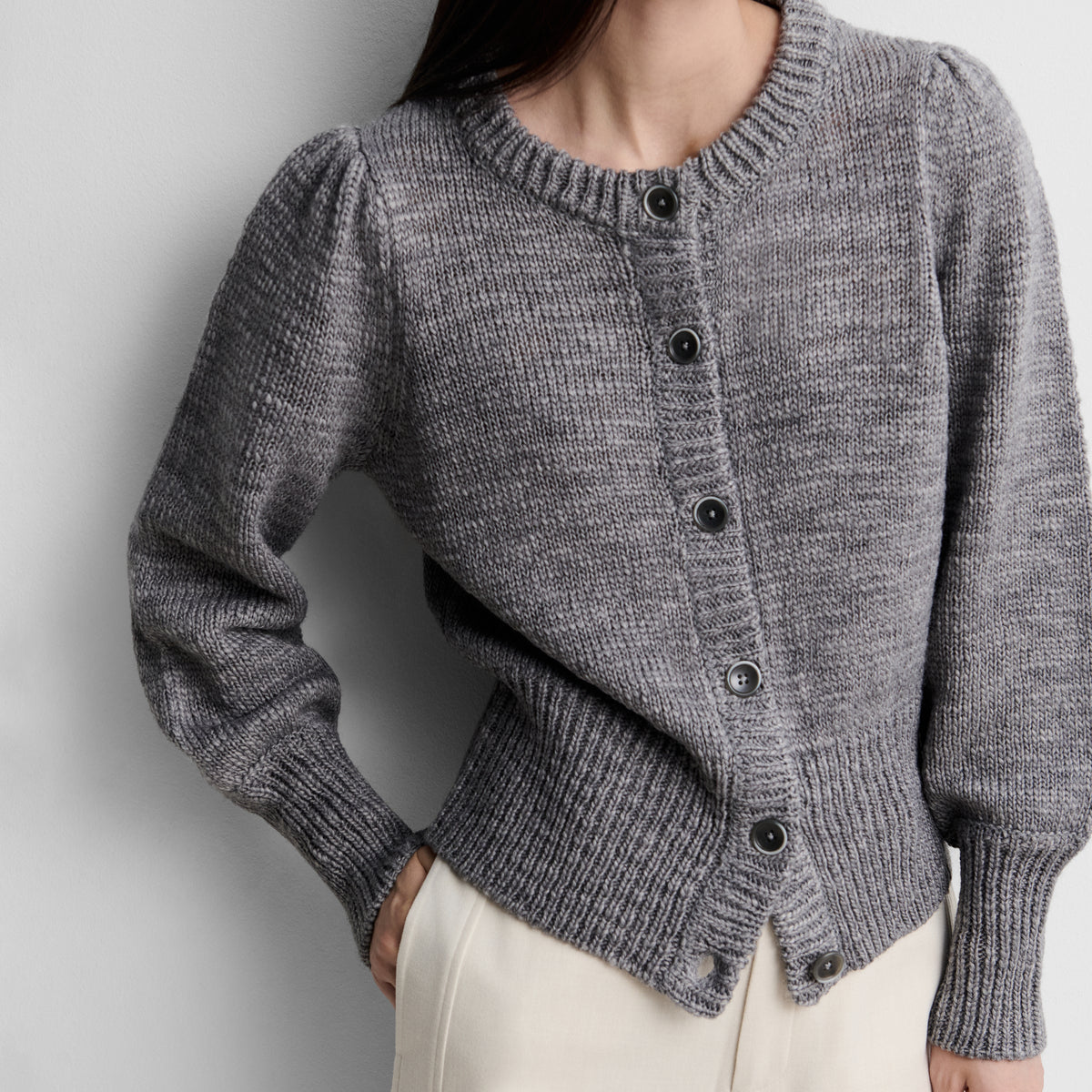 Short knit cardigan