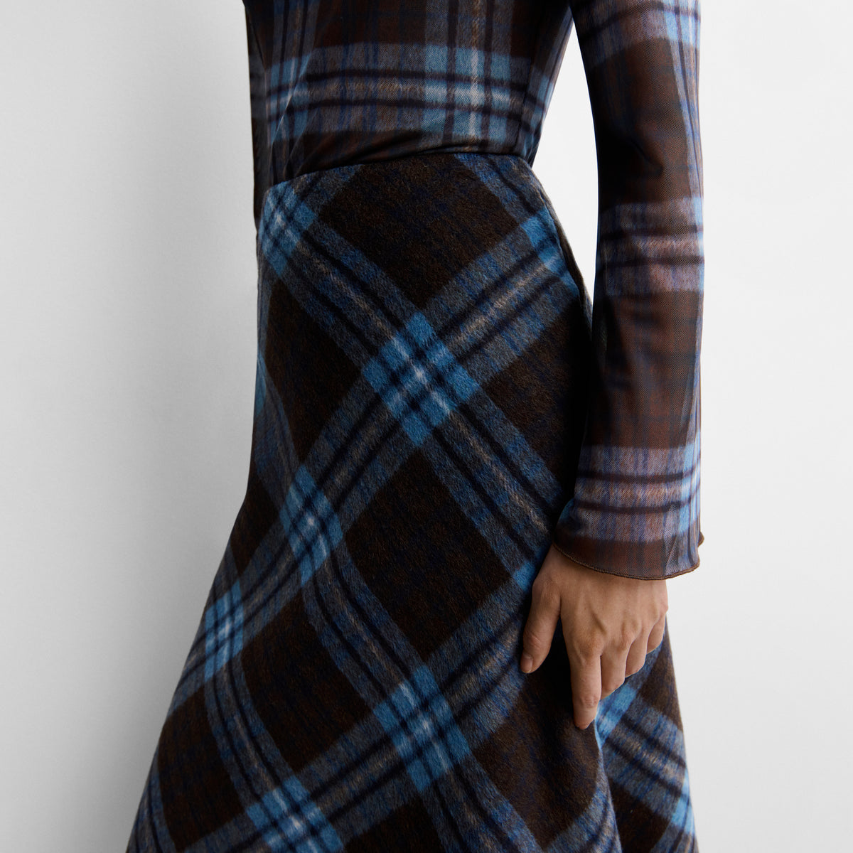 Falda midi estampado cuadros