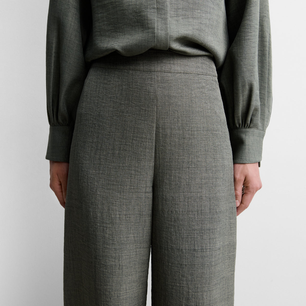 Pantalón ancho fluido
