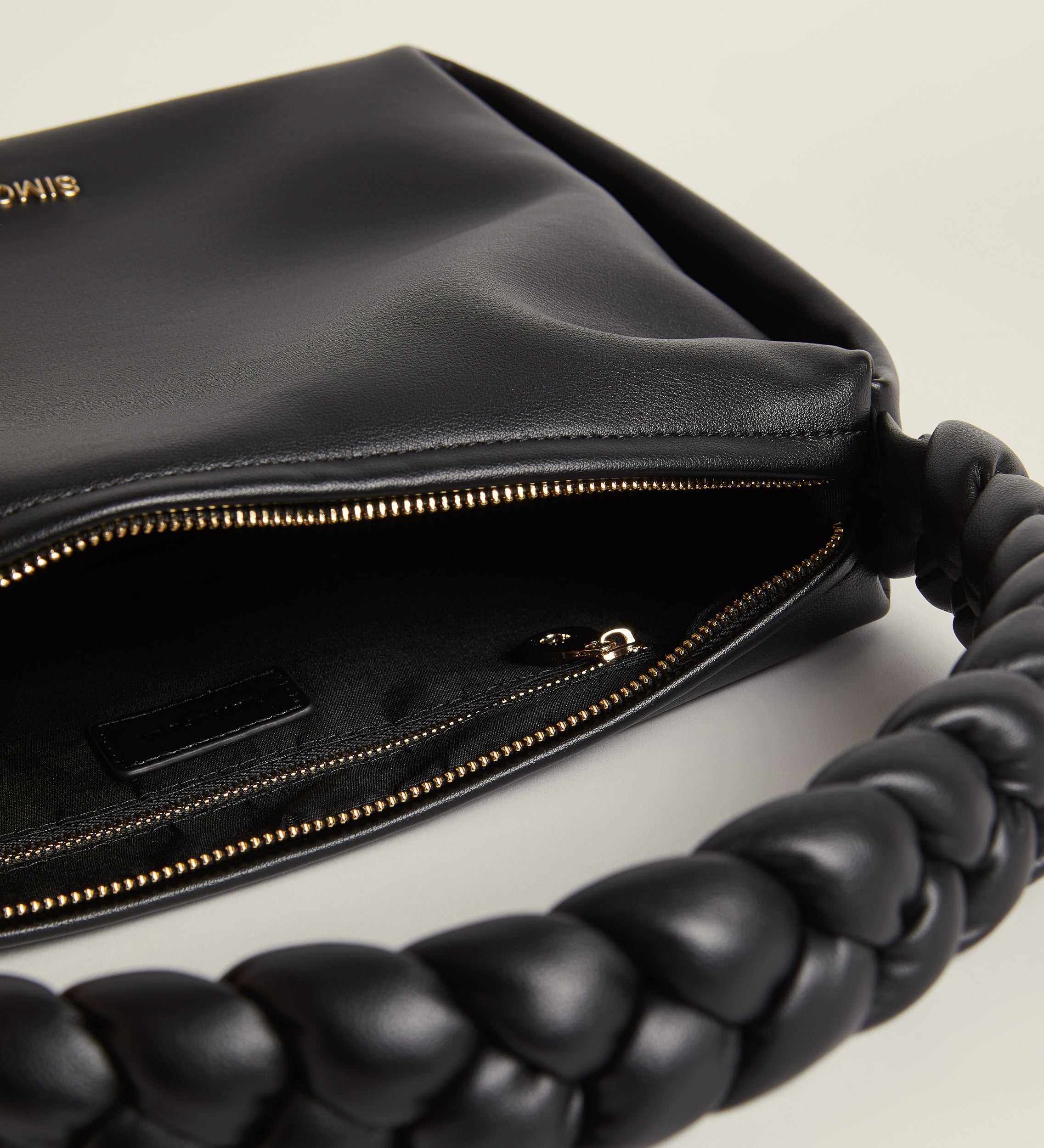 Bolso hombro asa trenzada