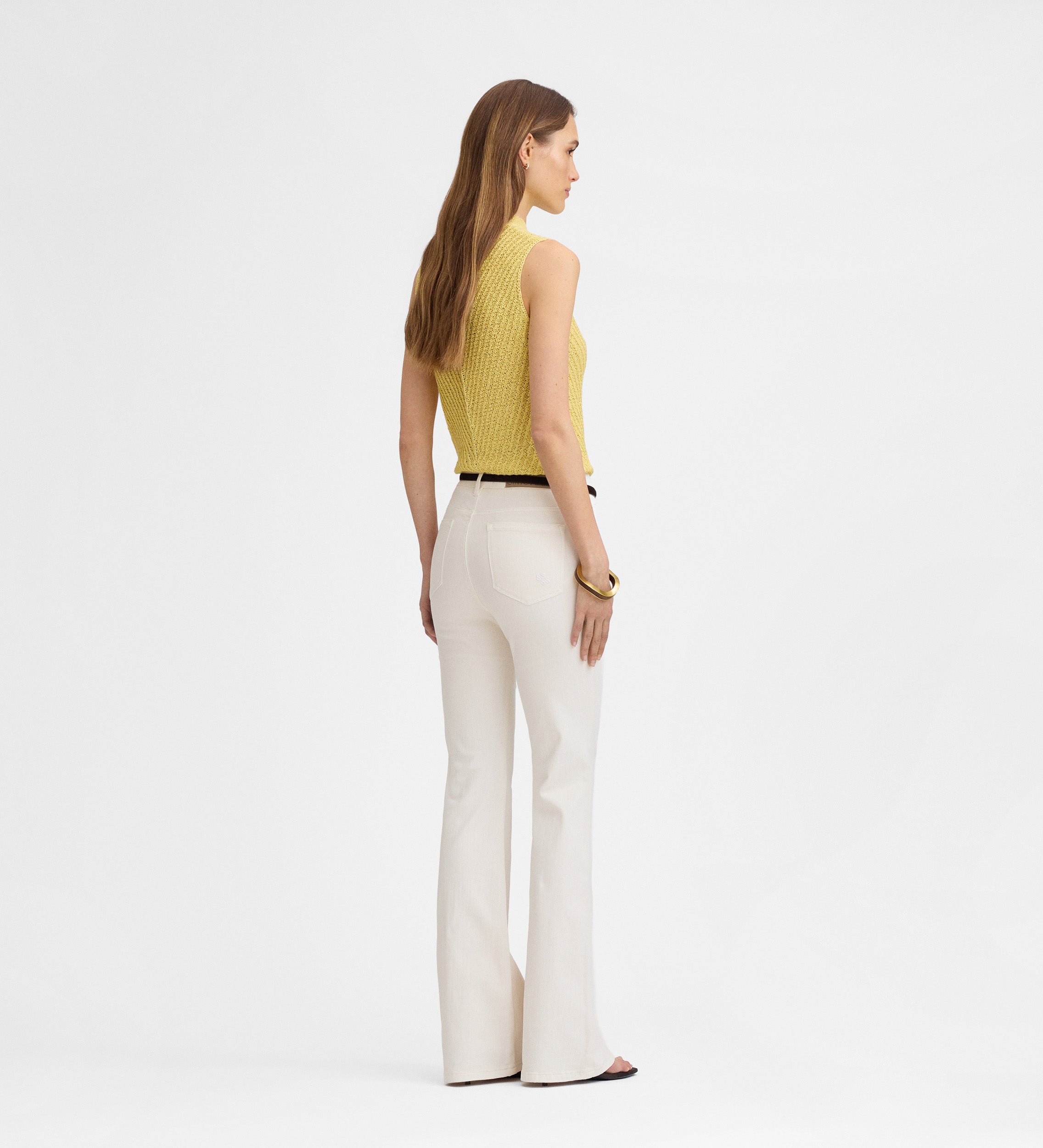 Pantalón vaquero acampanado