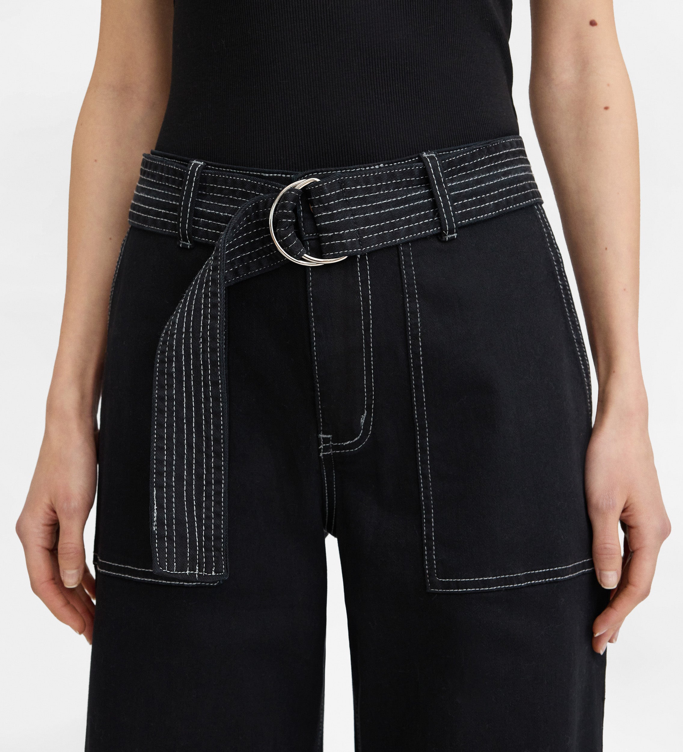 Pantalón denim pespuntes