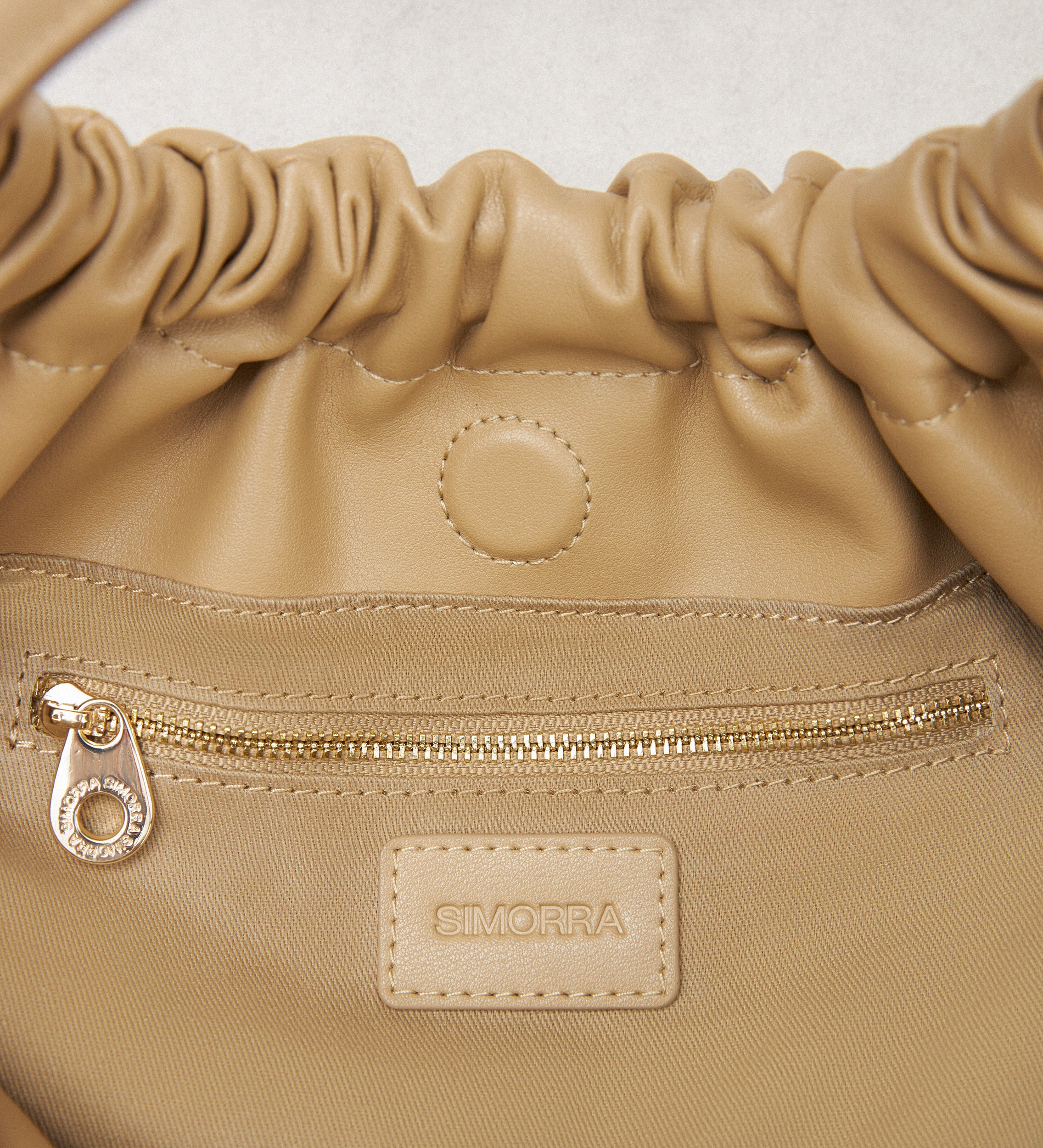 Bolso piel fruncido