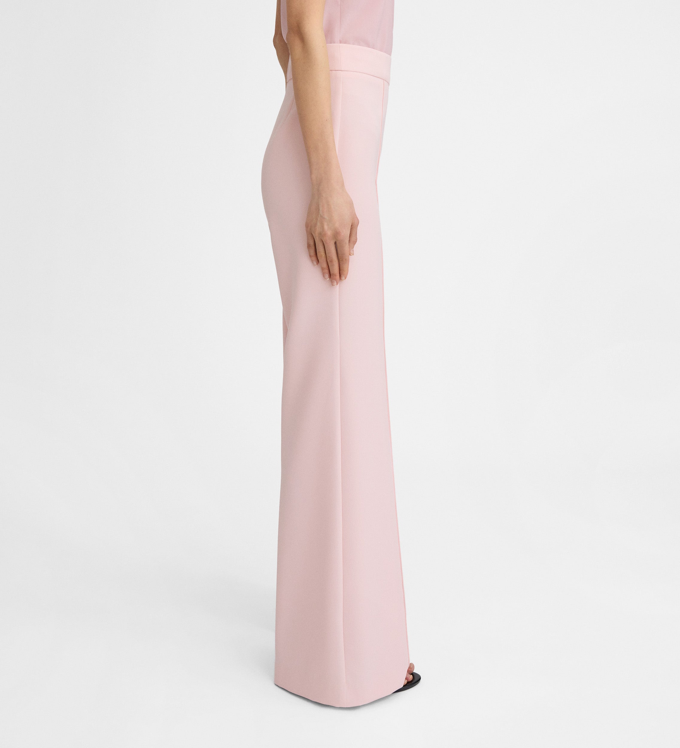 Pantalón acampanado