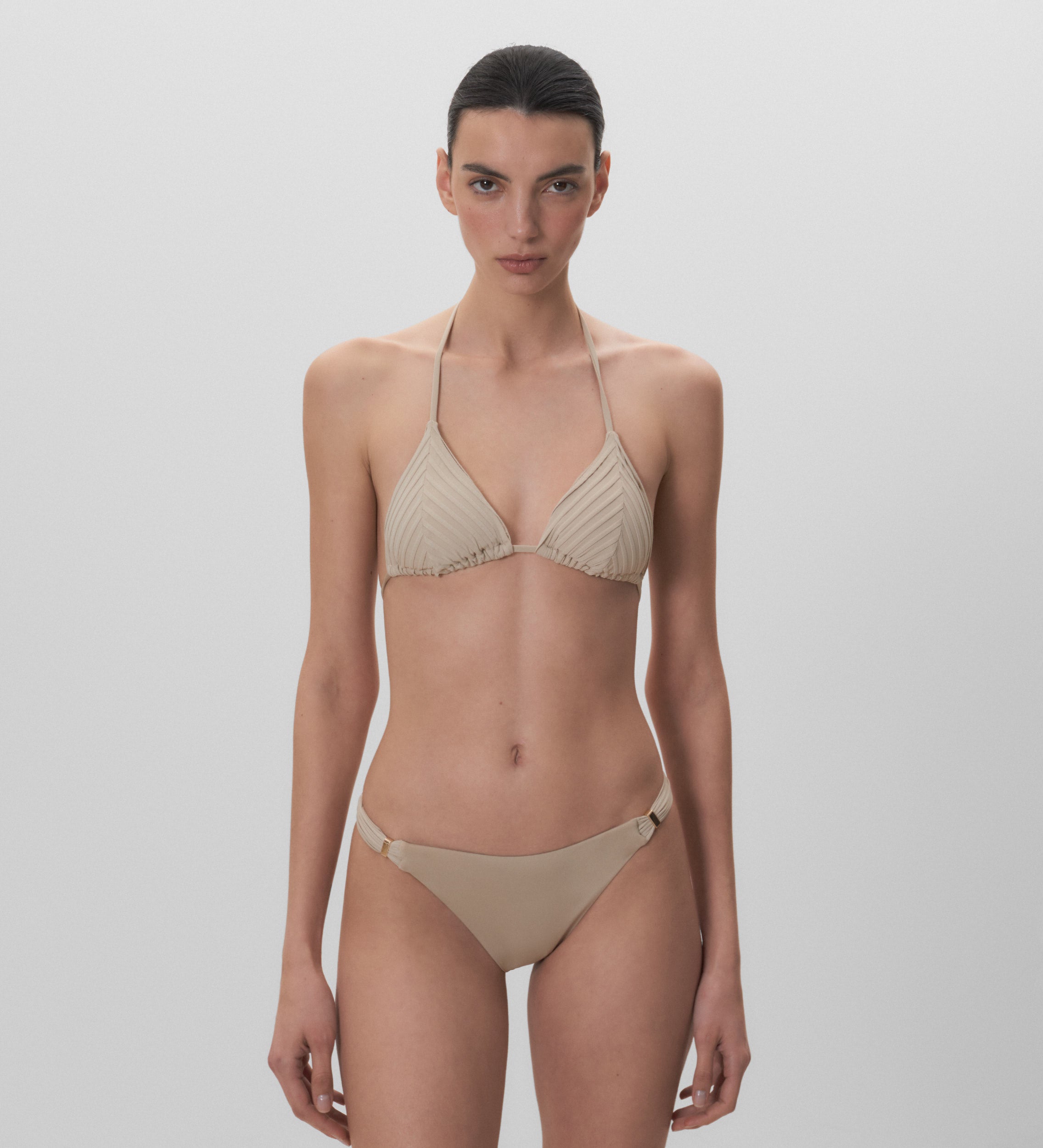 Braguita de bikini clásica