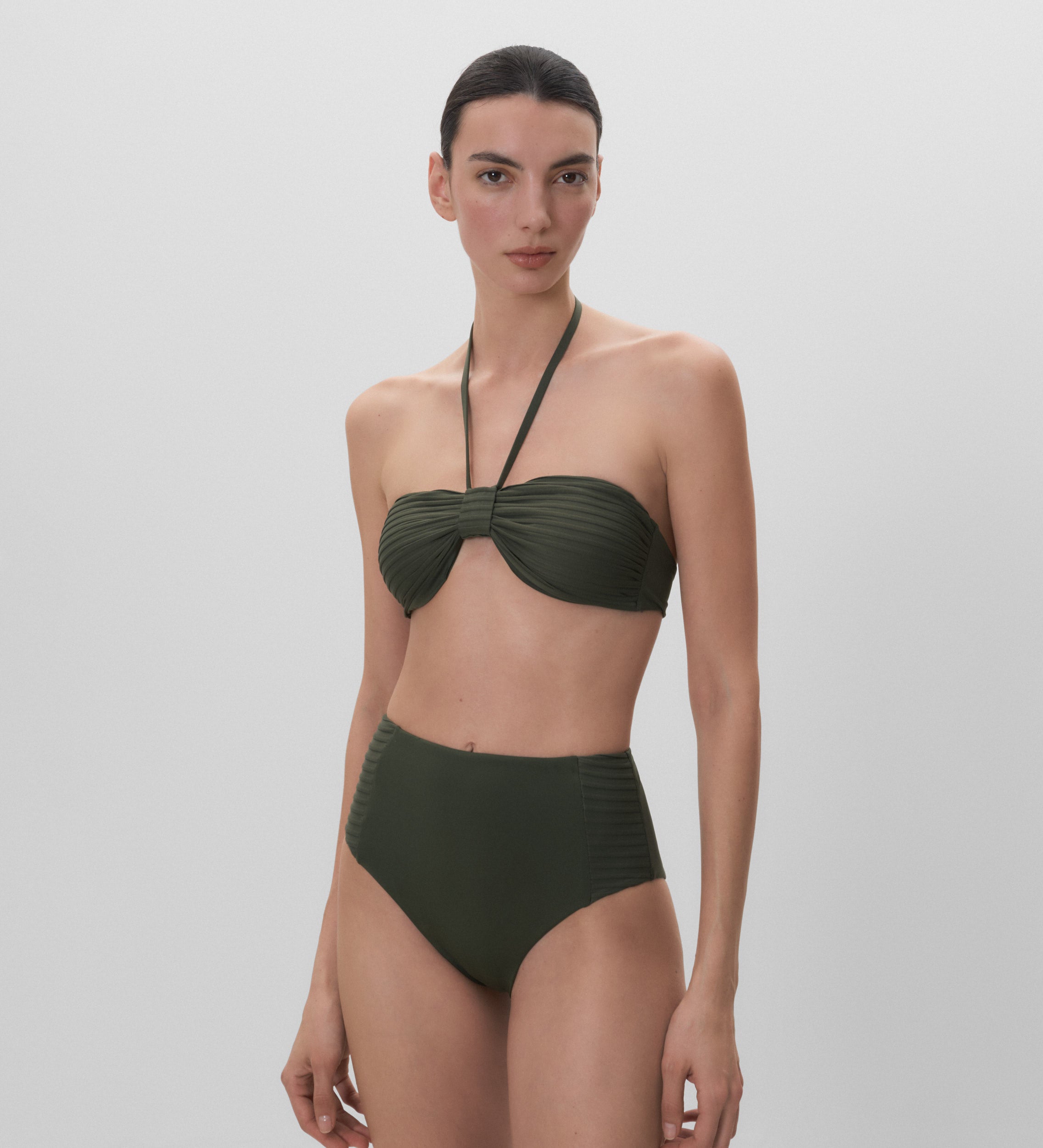 Braguita de bikini tiro alto