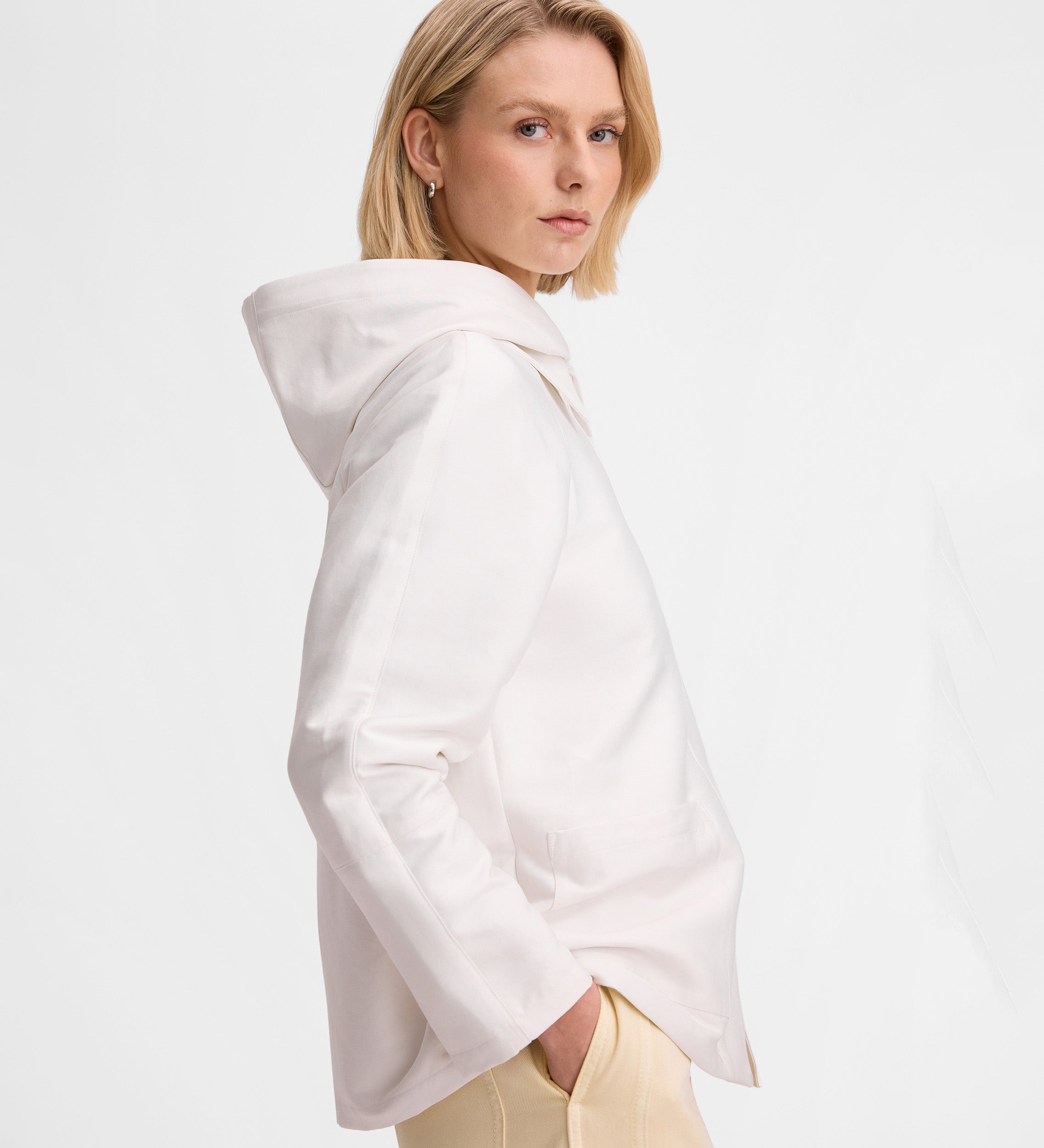 Chaqueta técnica capucha