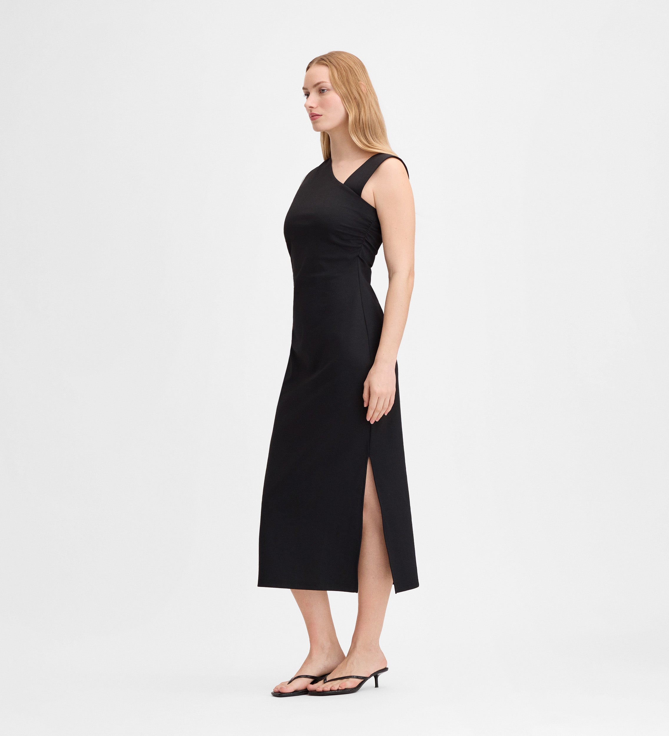 Vestido midi fruncido