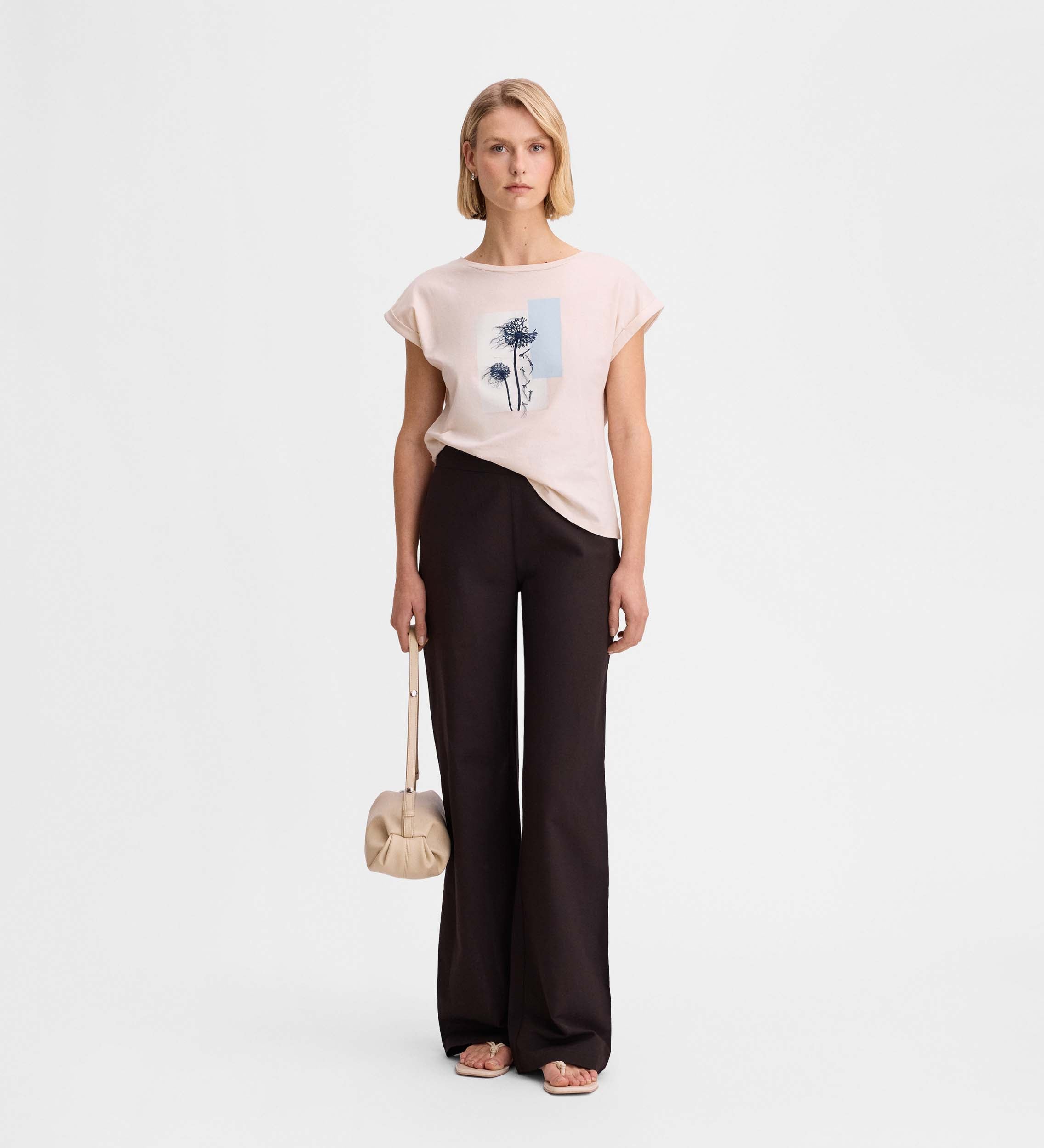 Camiseta con bordado