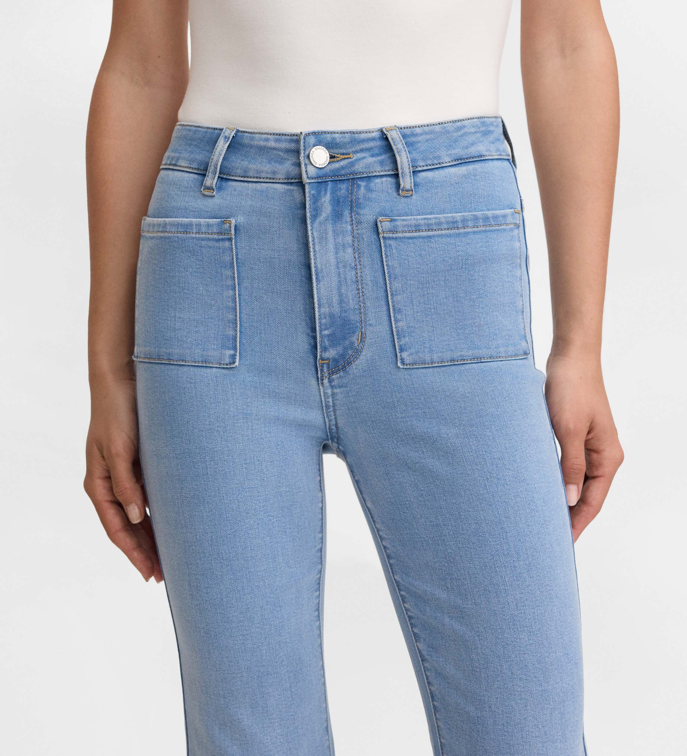 Pantalón bolsillos parche