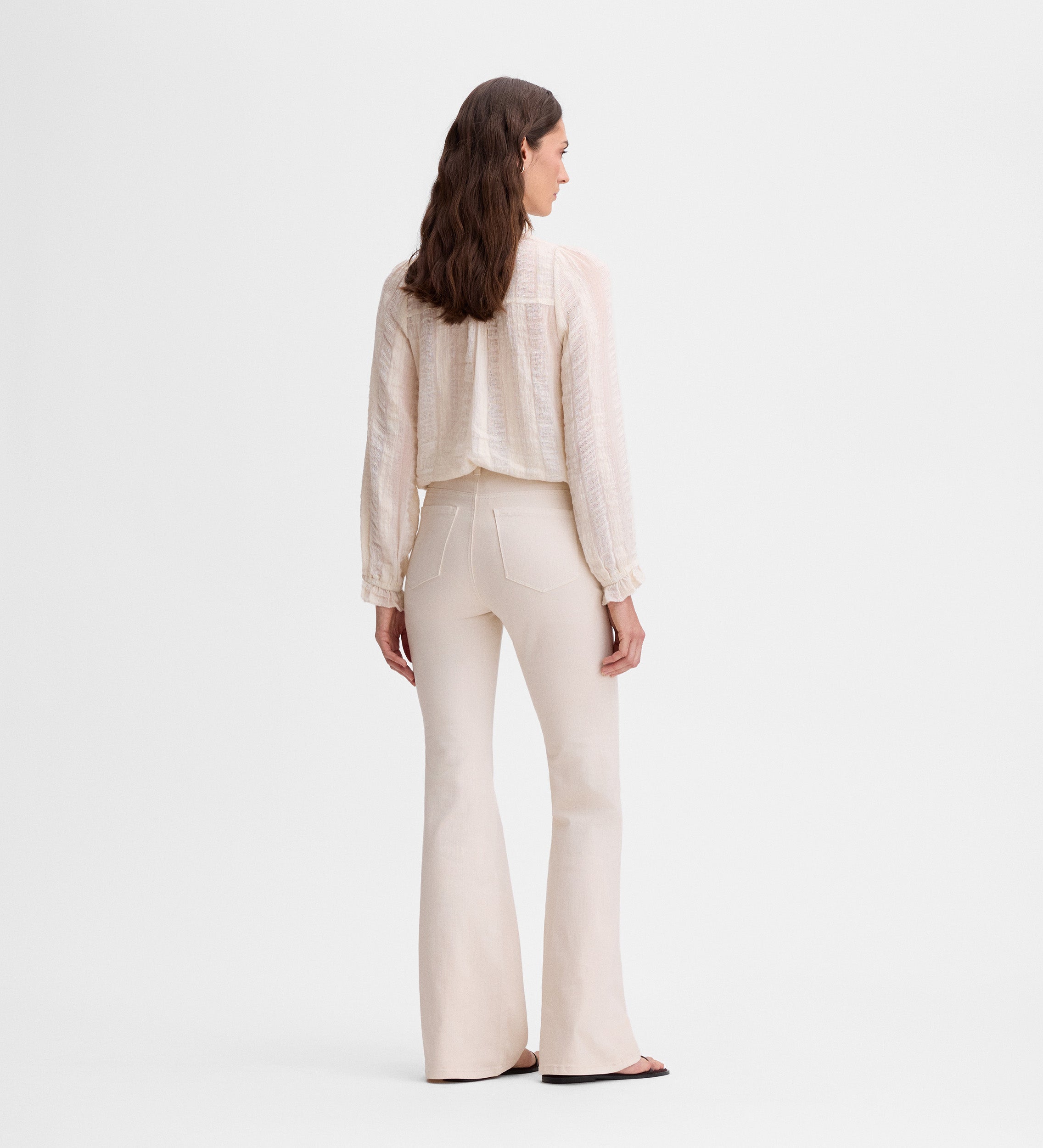 Pantalón vaquero acampanado