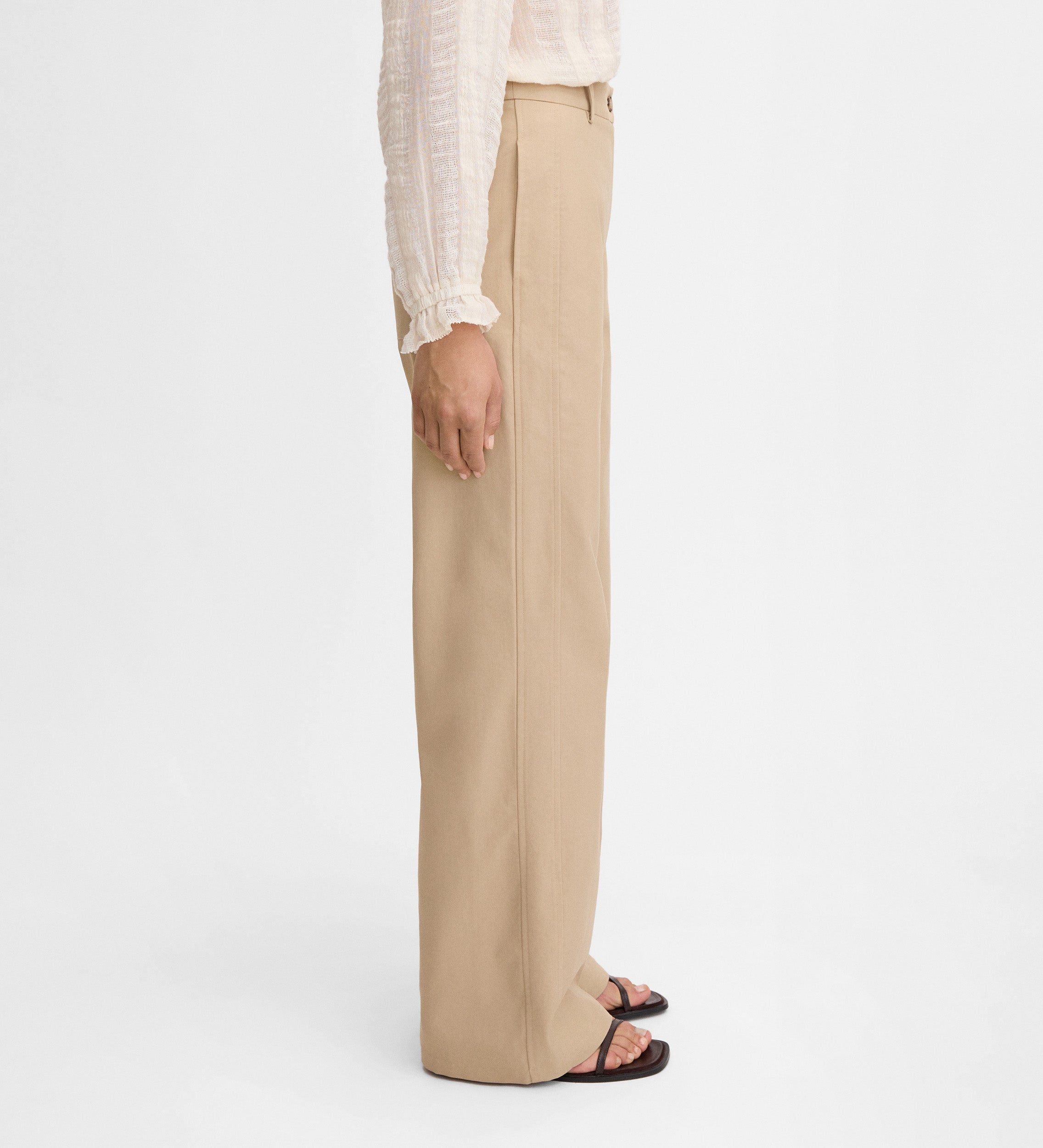 Pantalón largo ancho