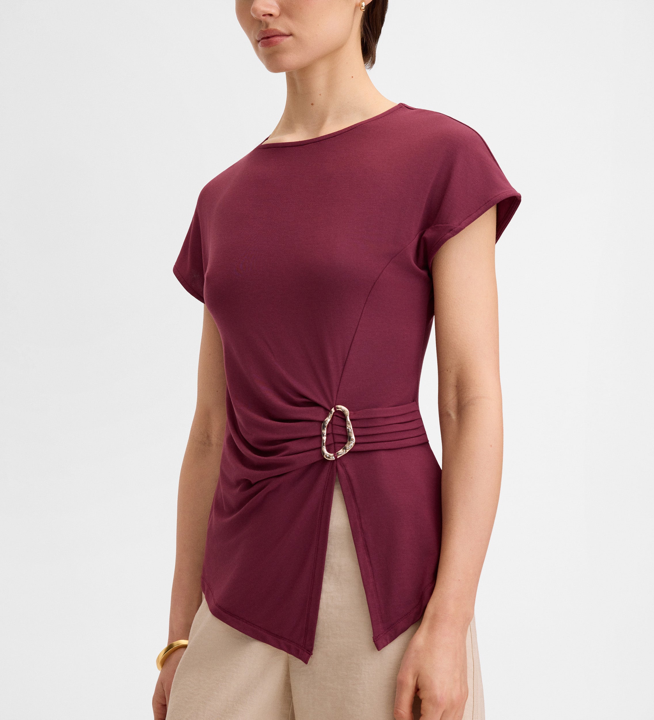 Camiseta asimétrica hebilla