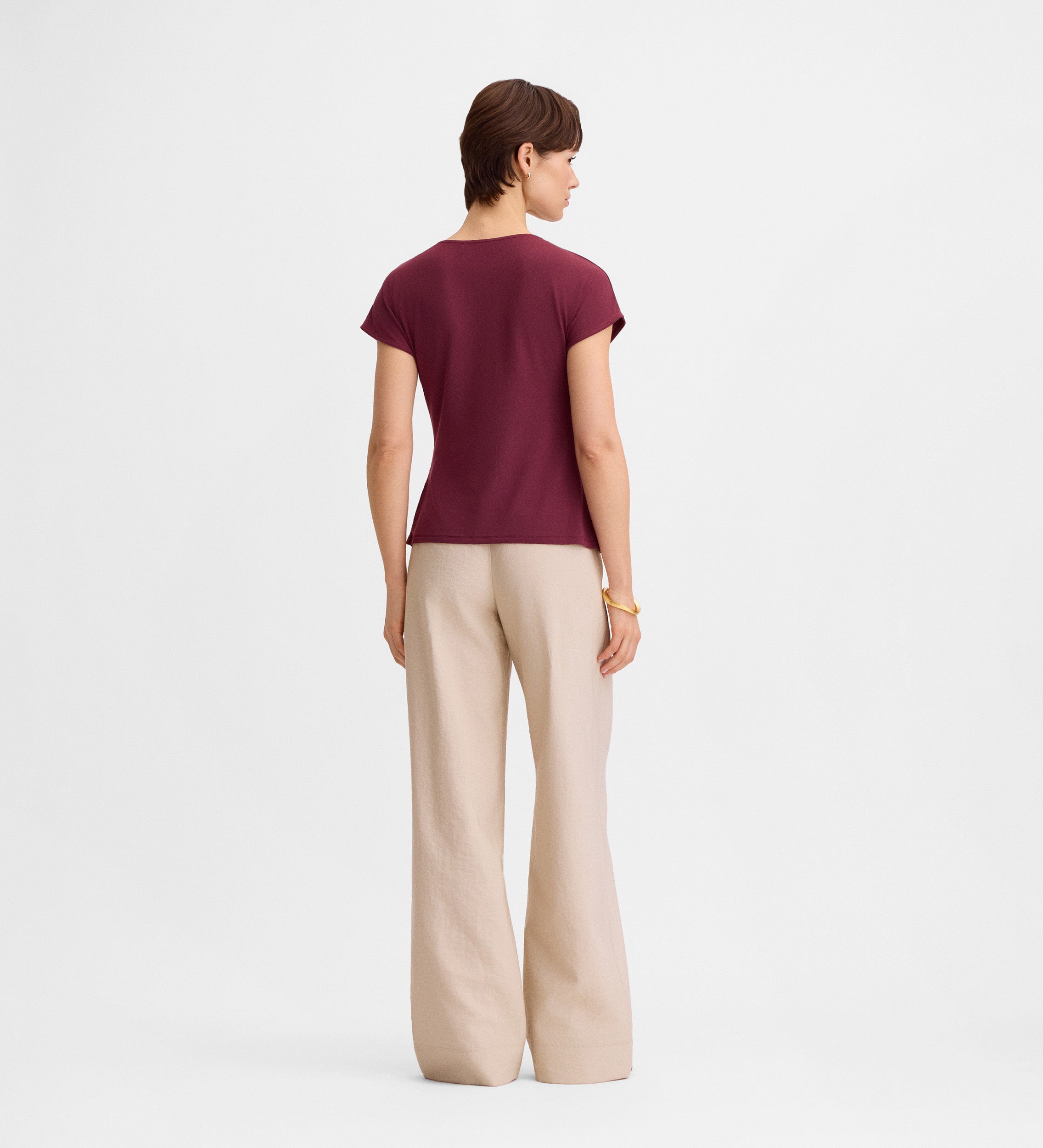Camiseta asimétrica hebilla